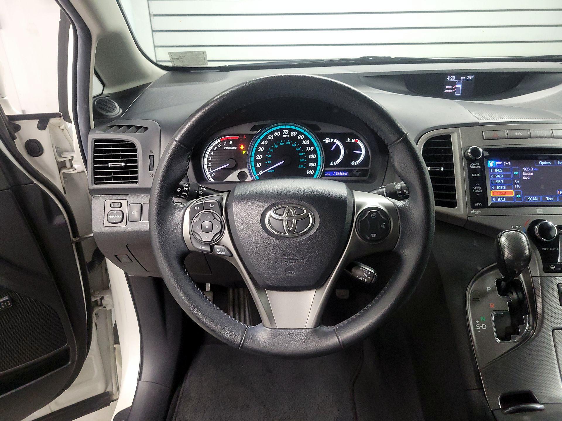 Thumbnail: 2013 Toyota Venza - 10