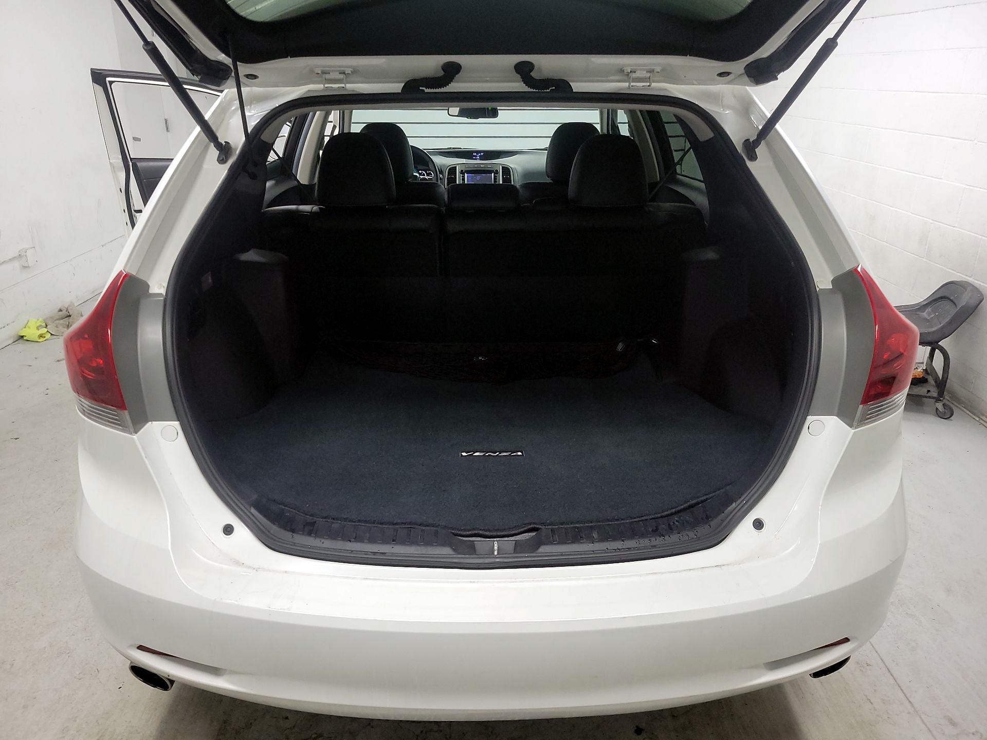 Thumbnail: 2013 Toyota Venza - 18
