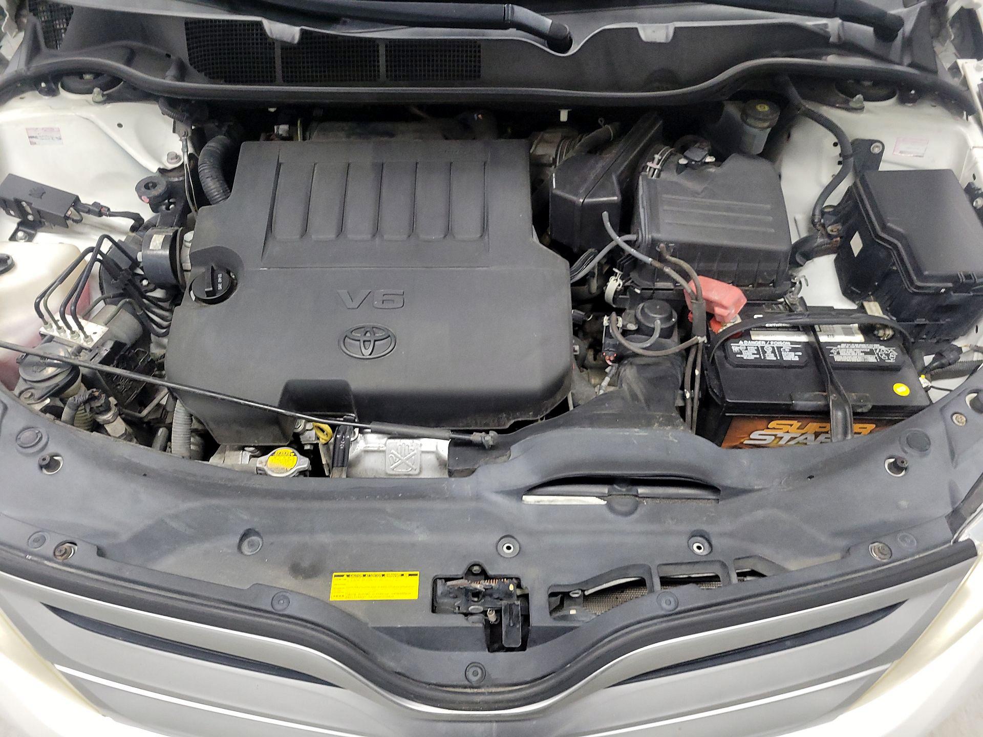 Thumbnail: 2013 Toyota Venza - 19
