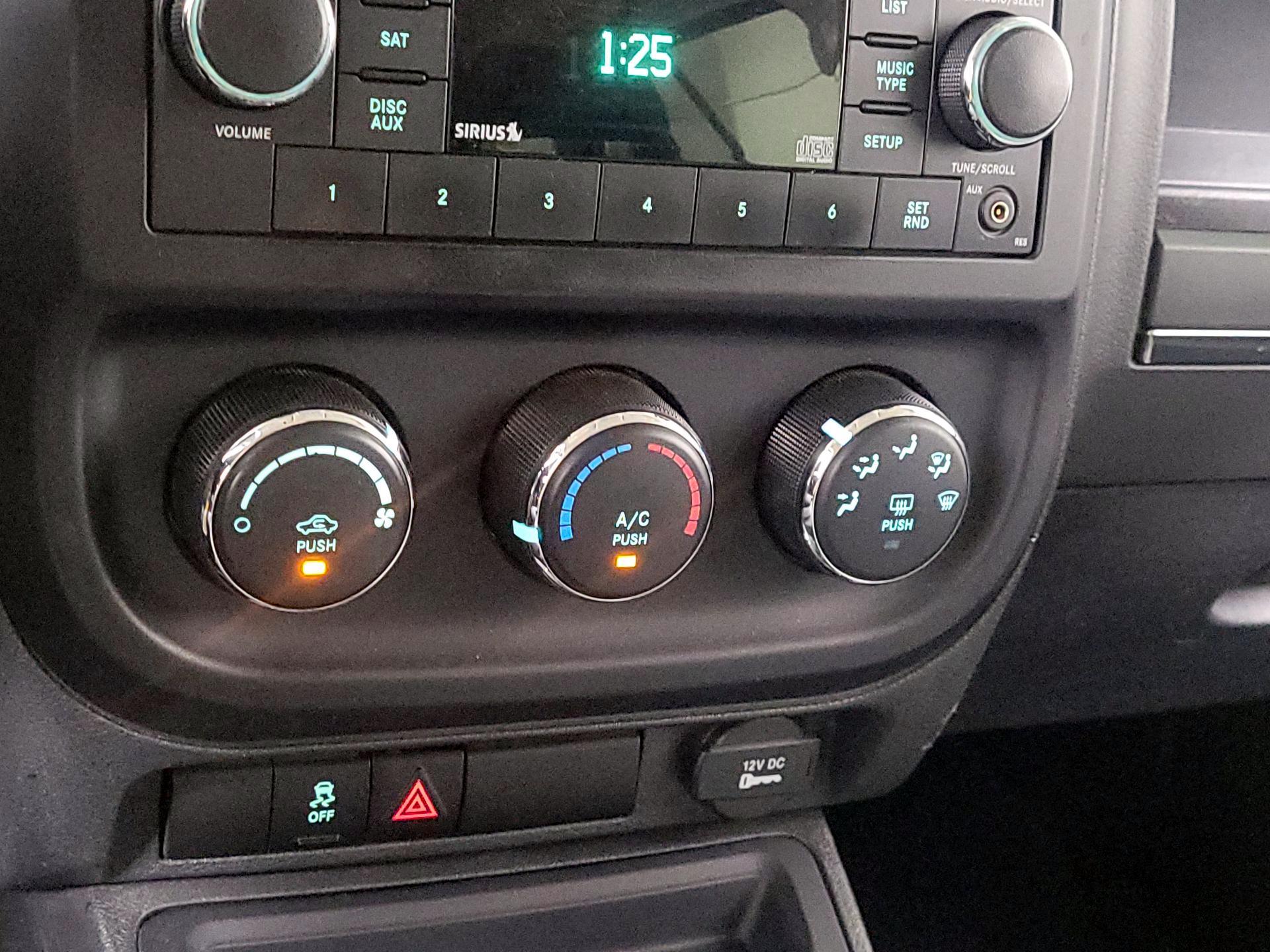Thumbnail: 2016 Jeep Patriot - 14