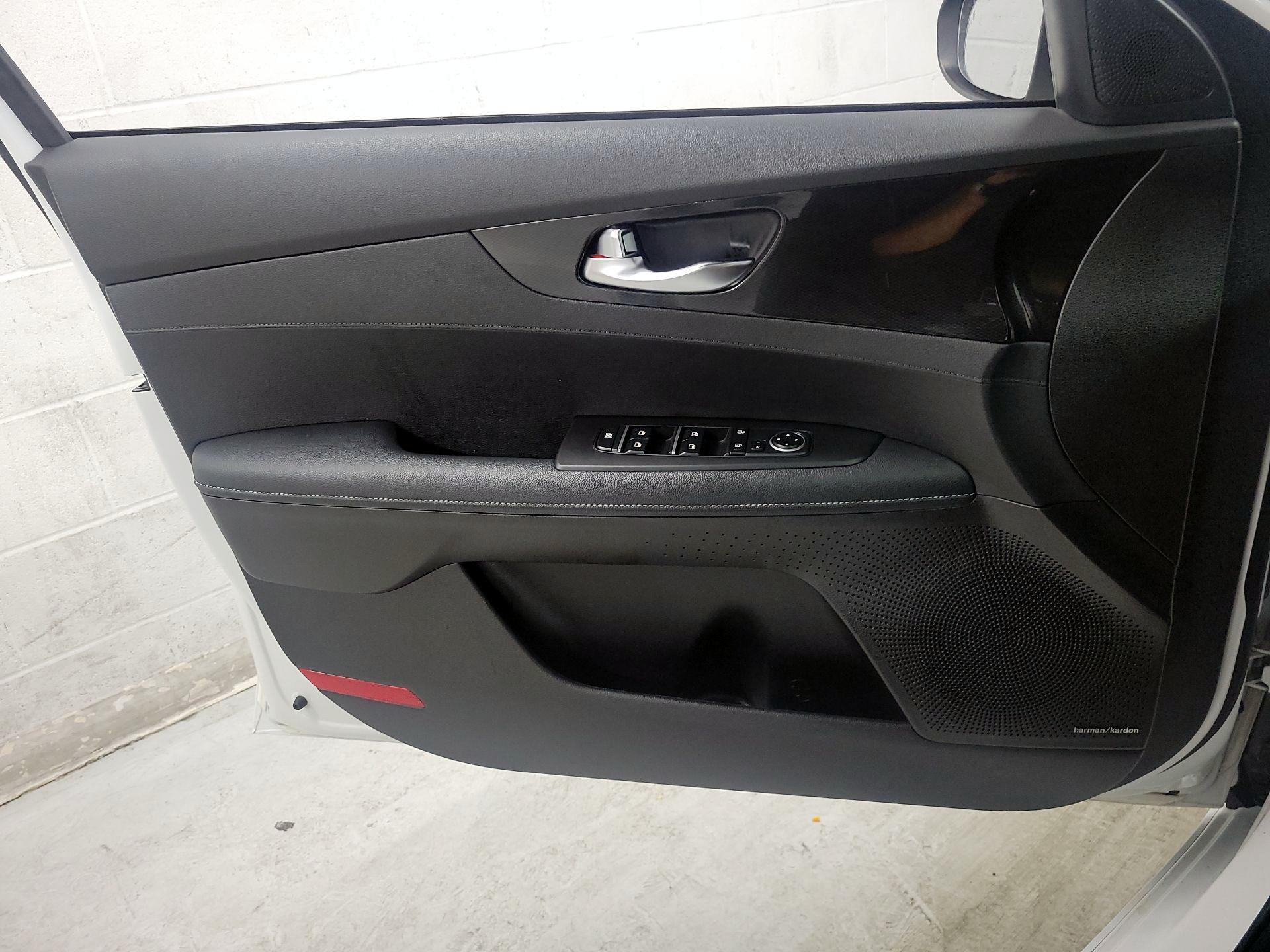 Thumbnail: 2023 Kia Forte - 12