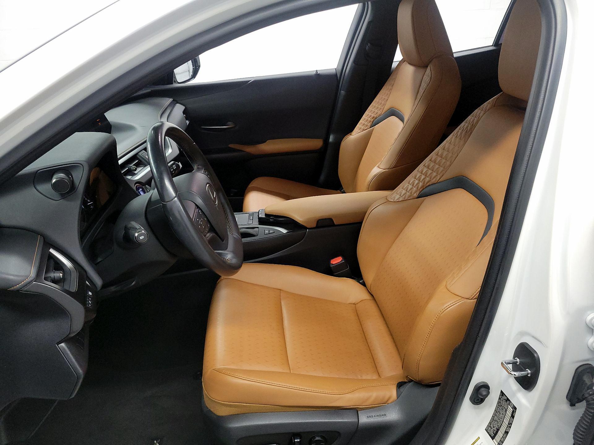 Thumbnail: 2021 Lexus UX - 11