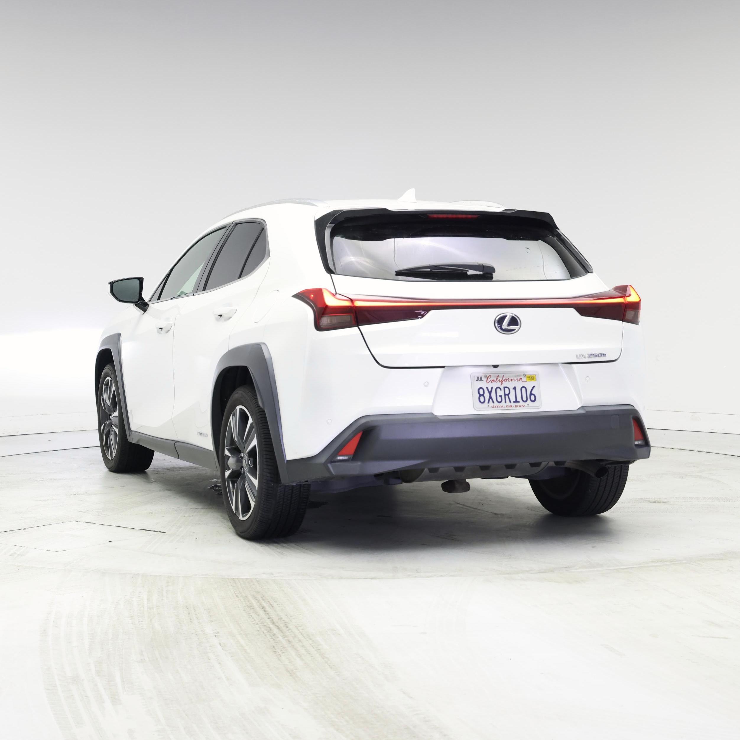 Thumbnail: 2021 Lexus UX - 2