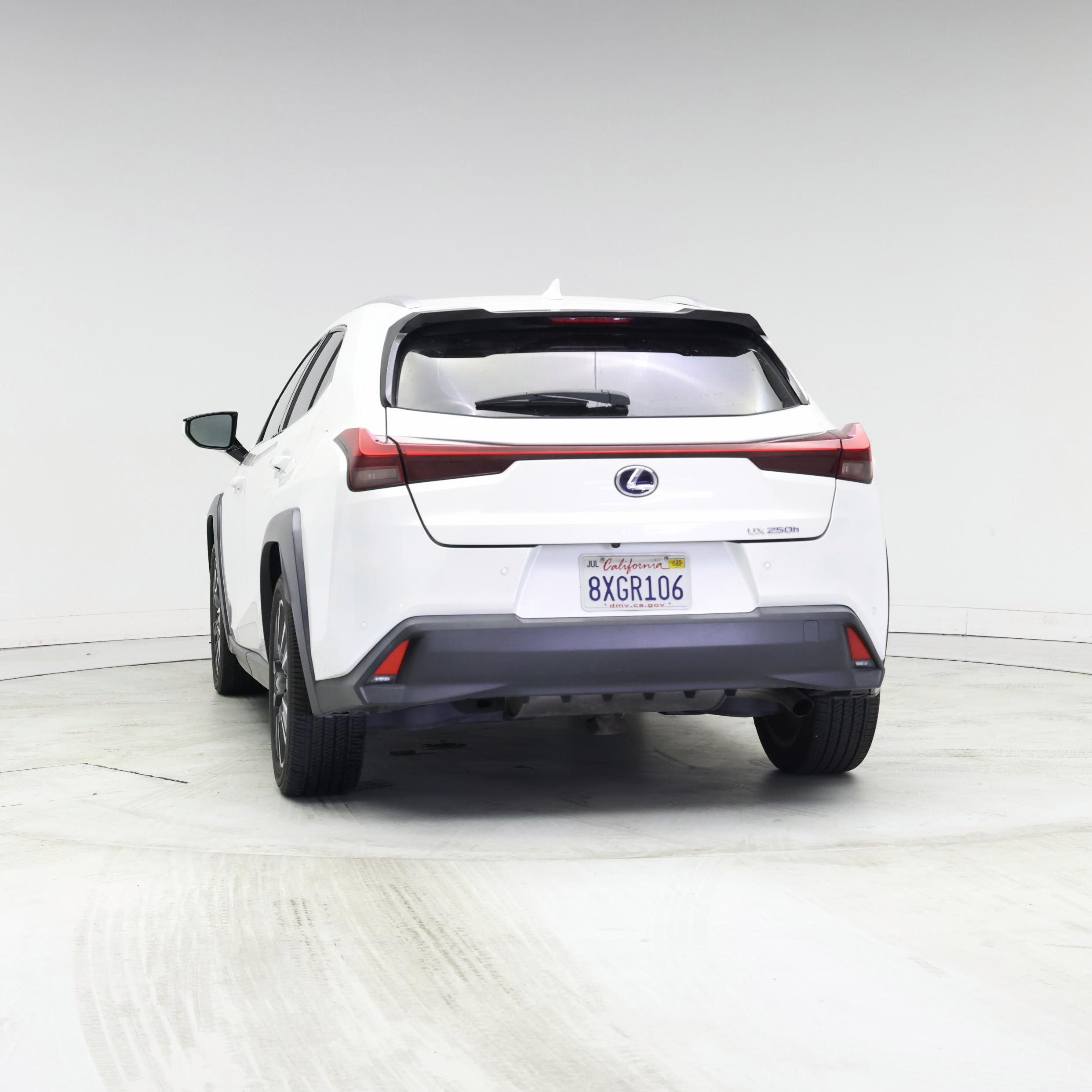 Thumbnail: 2021 Lexus UX - 6