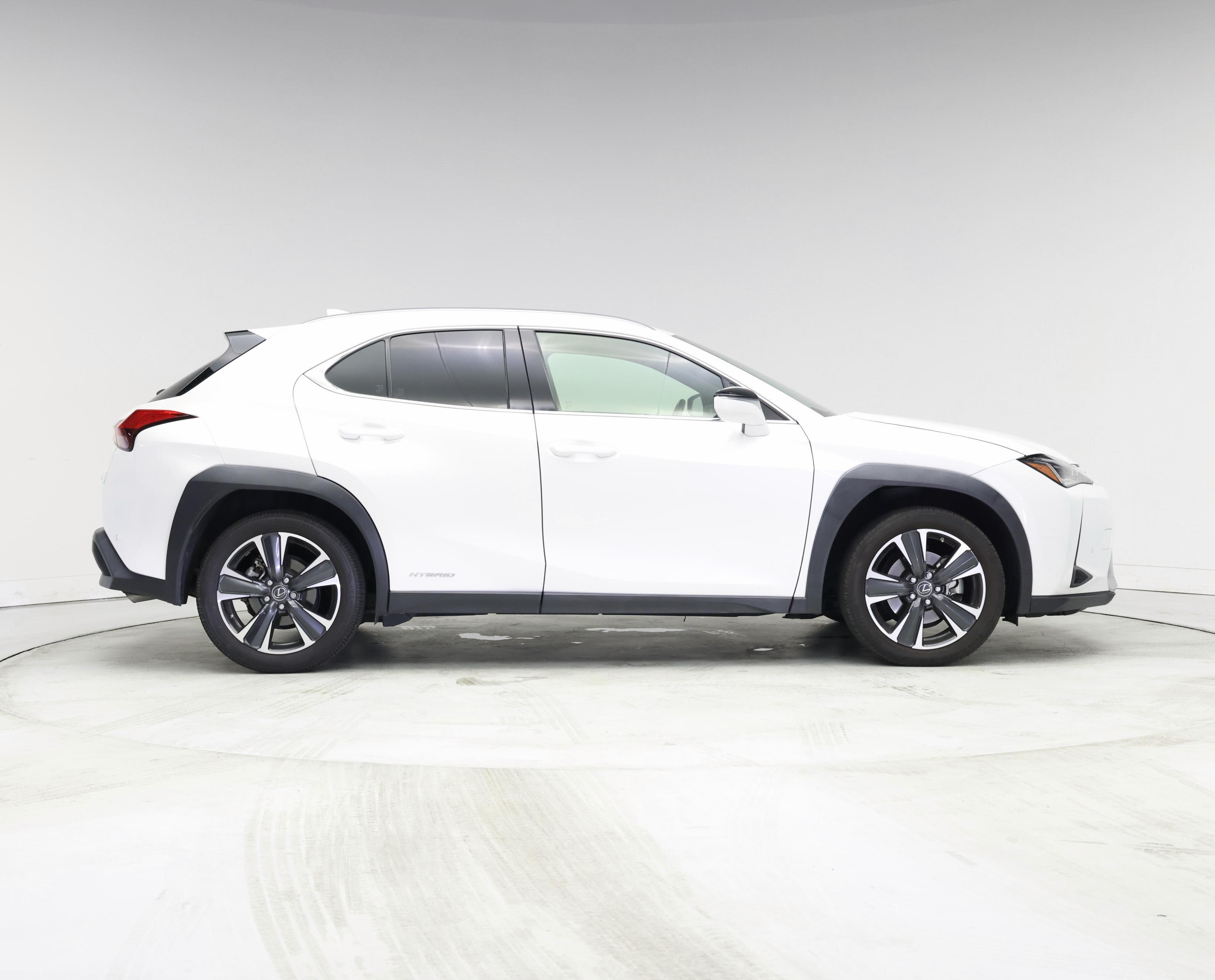 Thumbnail: 2021 Lexus UX - 7