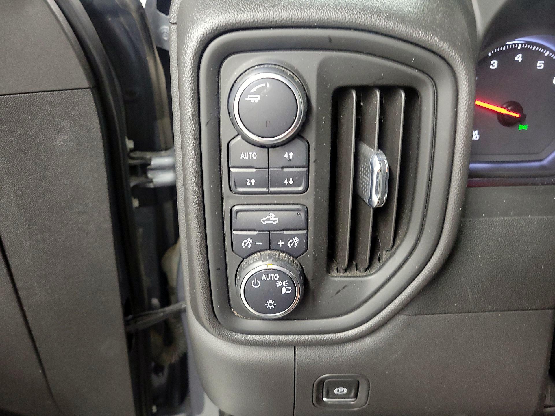 Thumbnail: 2021 Chevrolet Silverado 1500 - 13