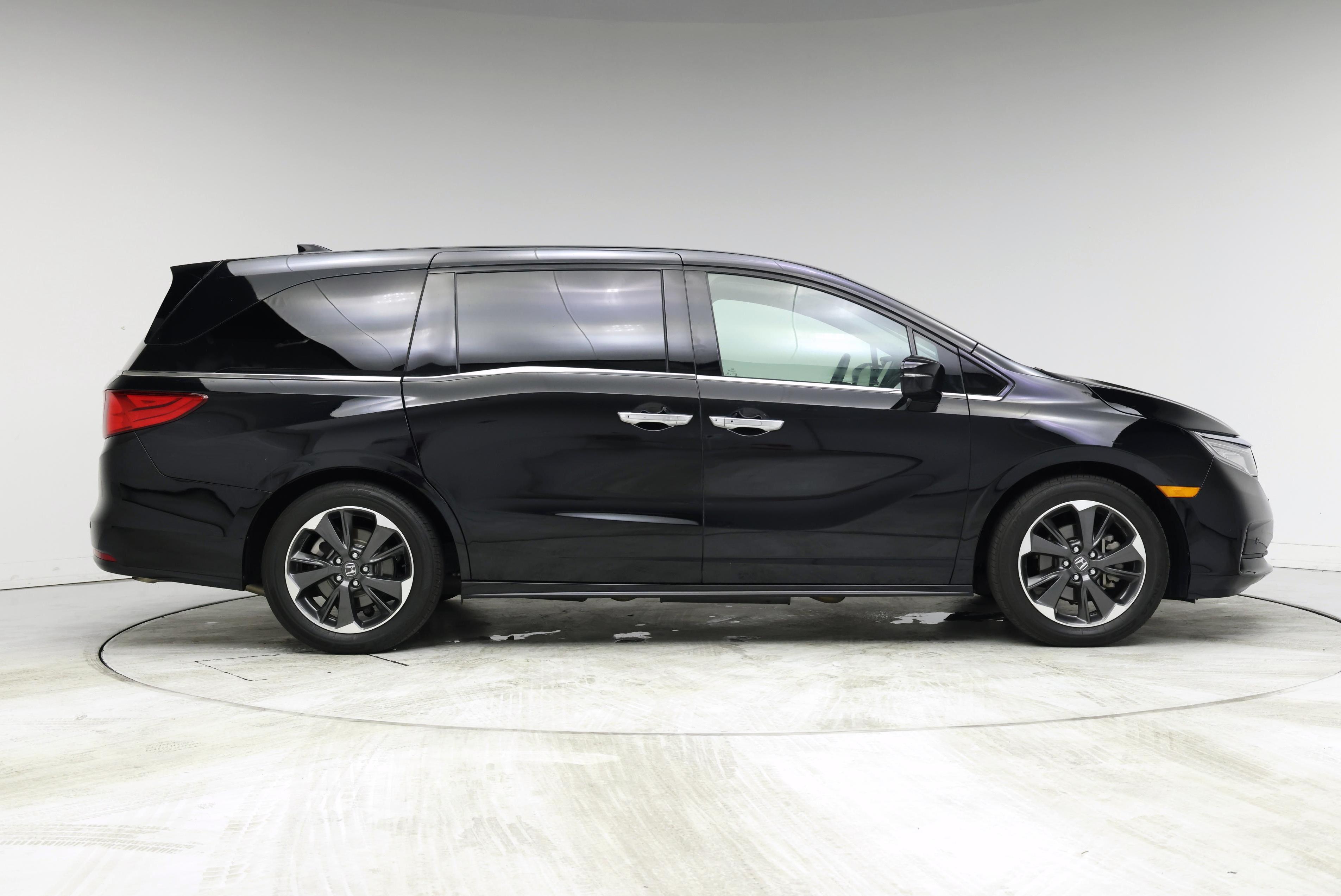 Thumbnail: 2023 Honda Odyssey - 7
