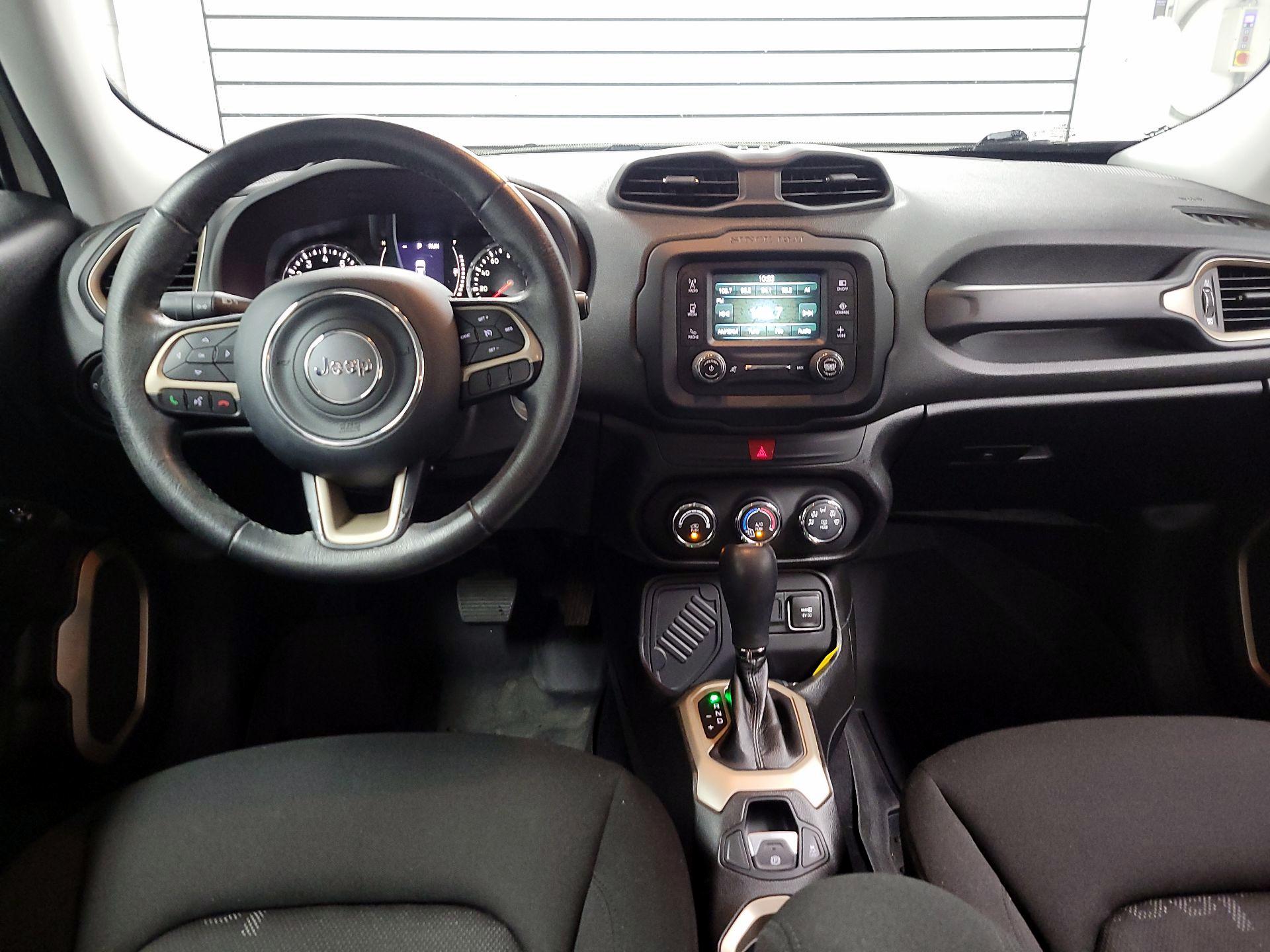 Thumbnail: 2016 Jeep Renegade - 9