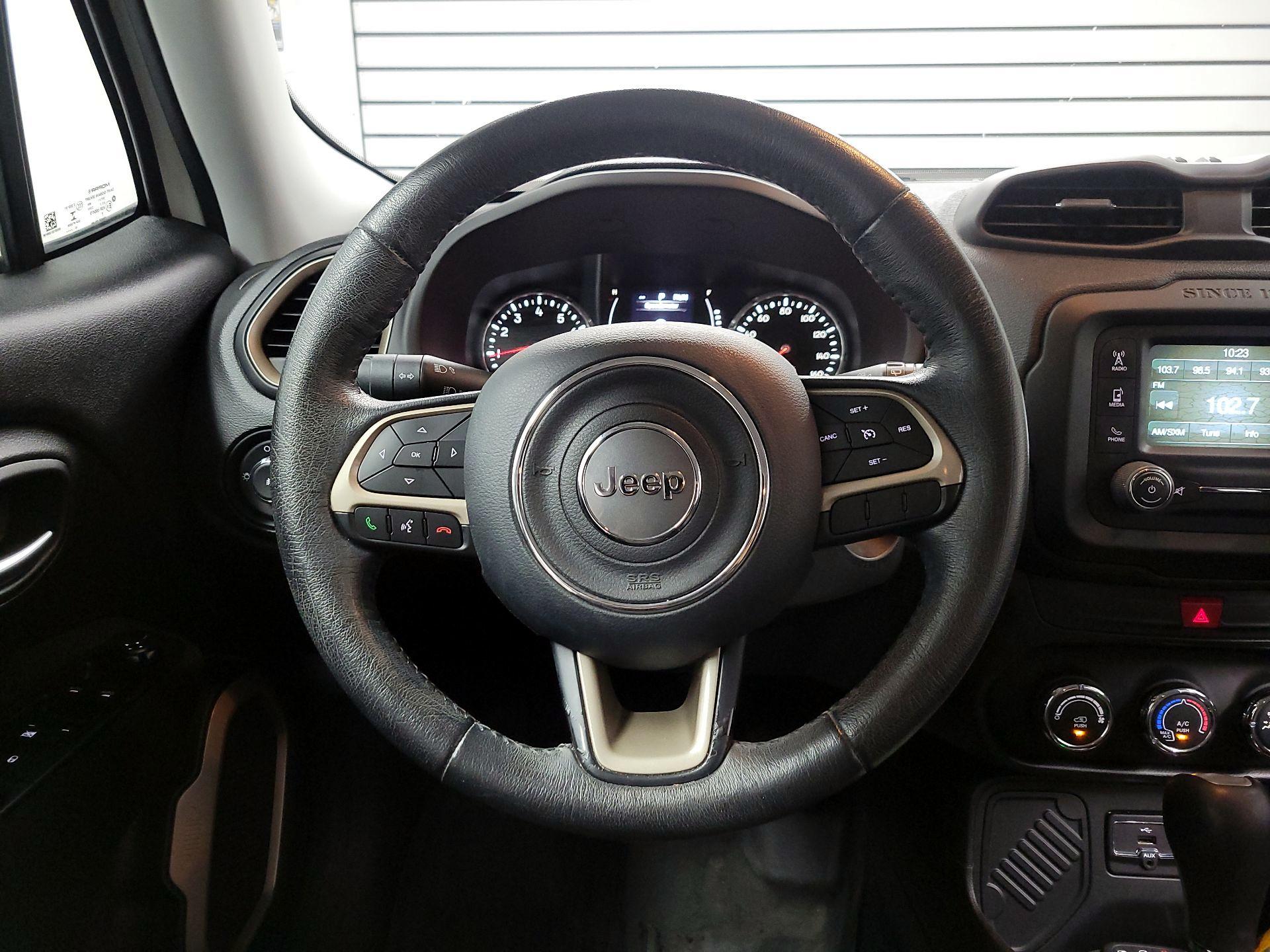 Thumbnail: 2016 Jeep Renegade - 10