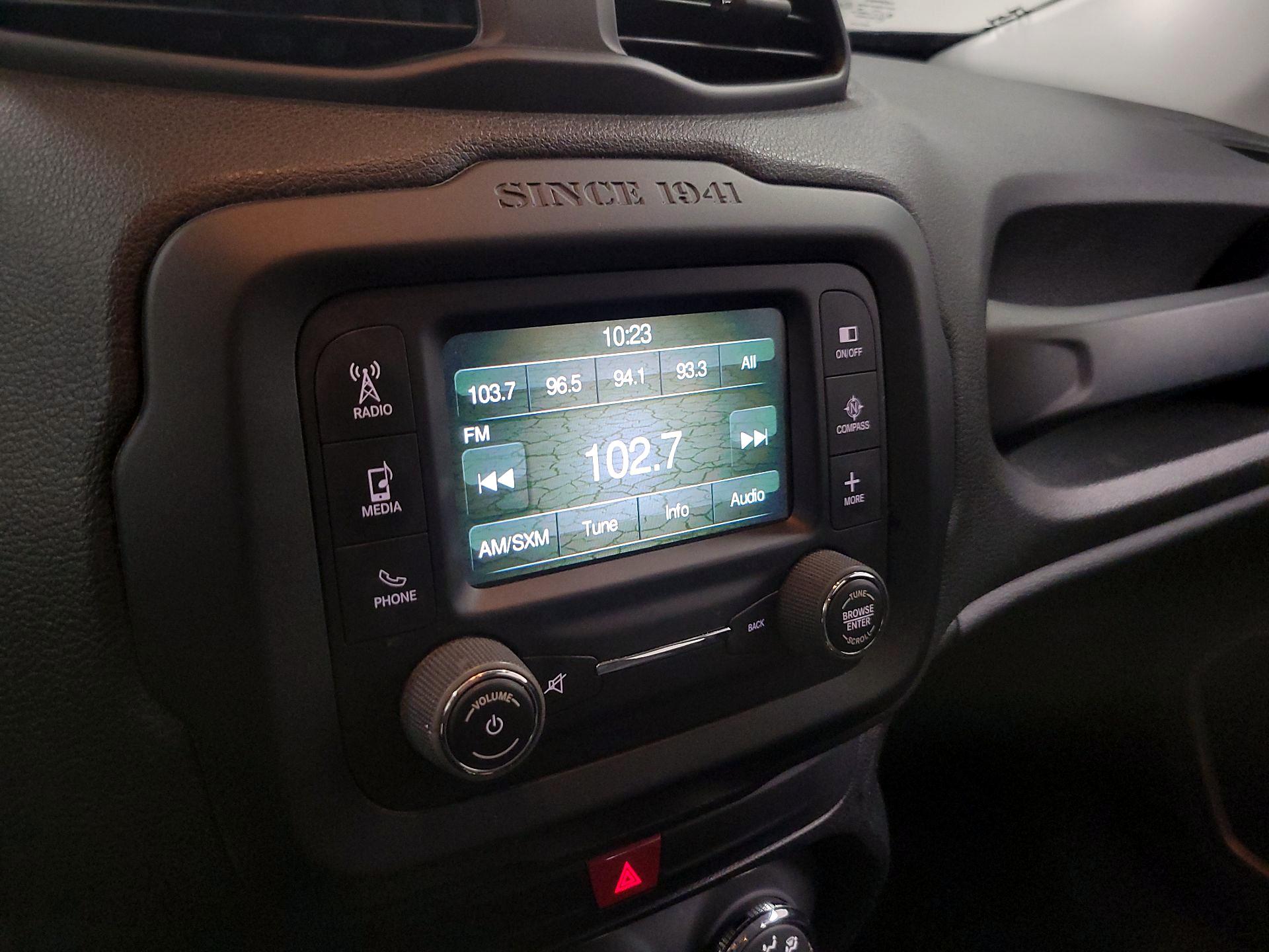 Thumbnail: 2016 Jeep Renegade - 14