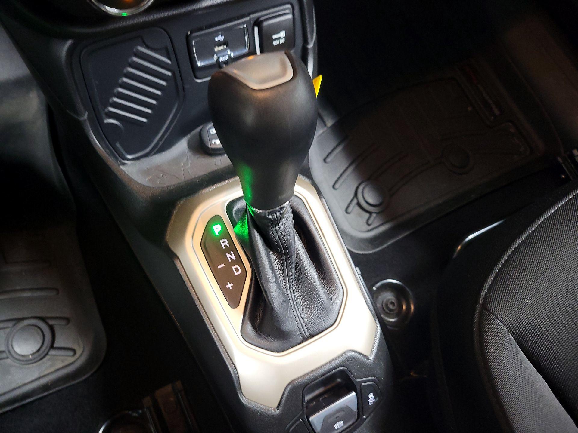 Thumbnail: 2016 Jeep Renegade - 16