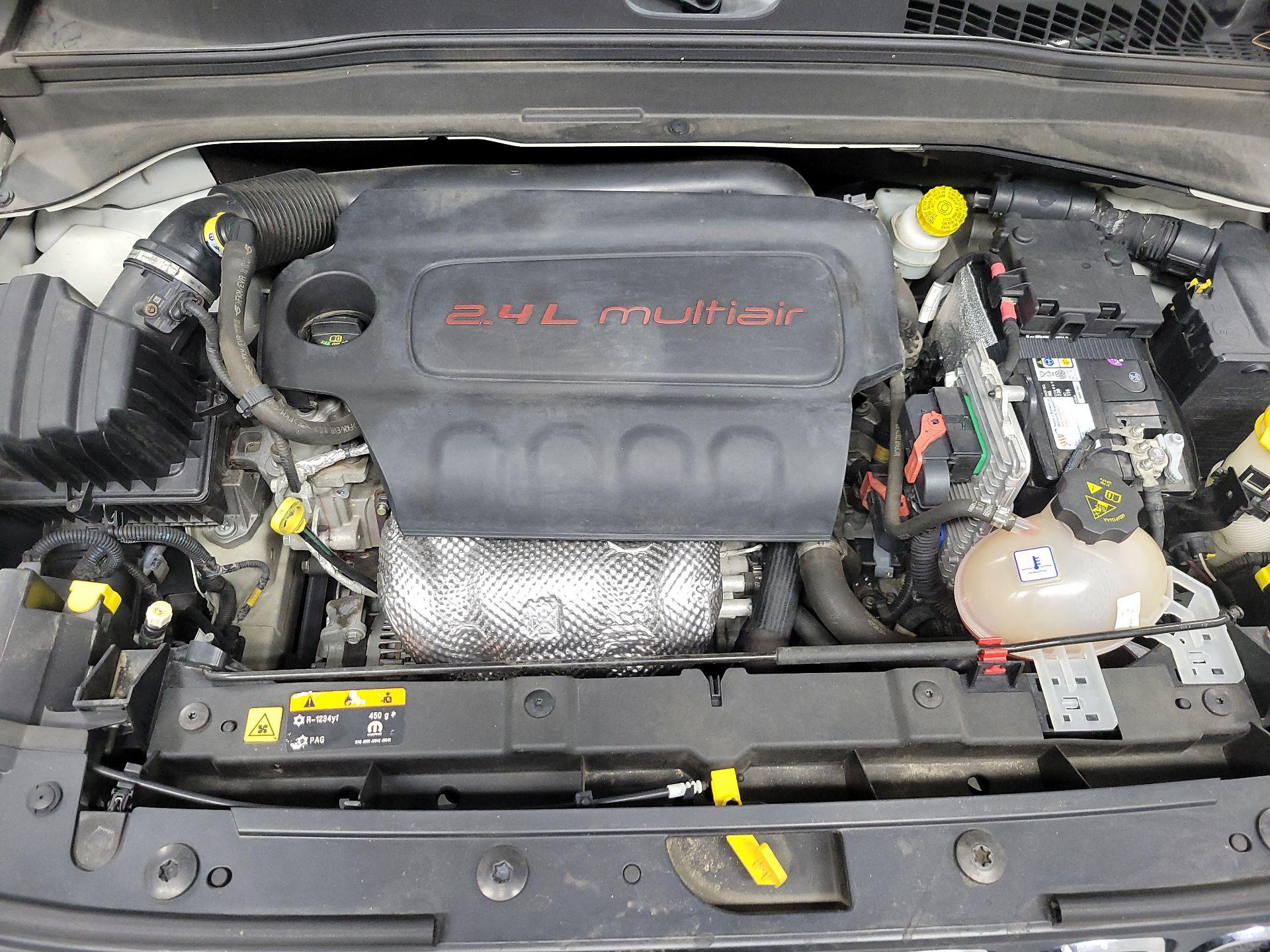 Thumbnail: 2016 Jeep Renegade - 19