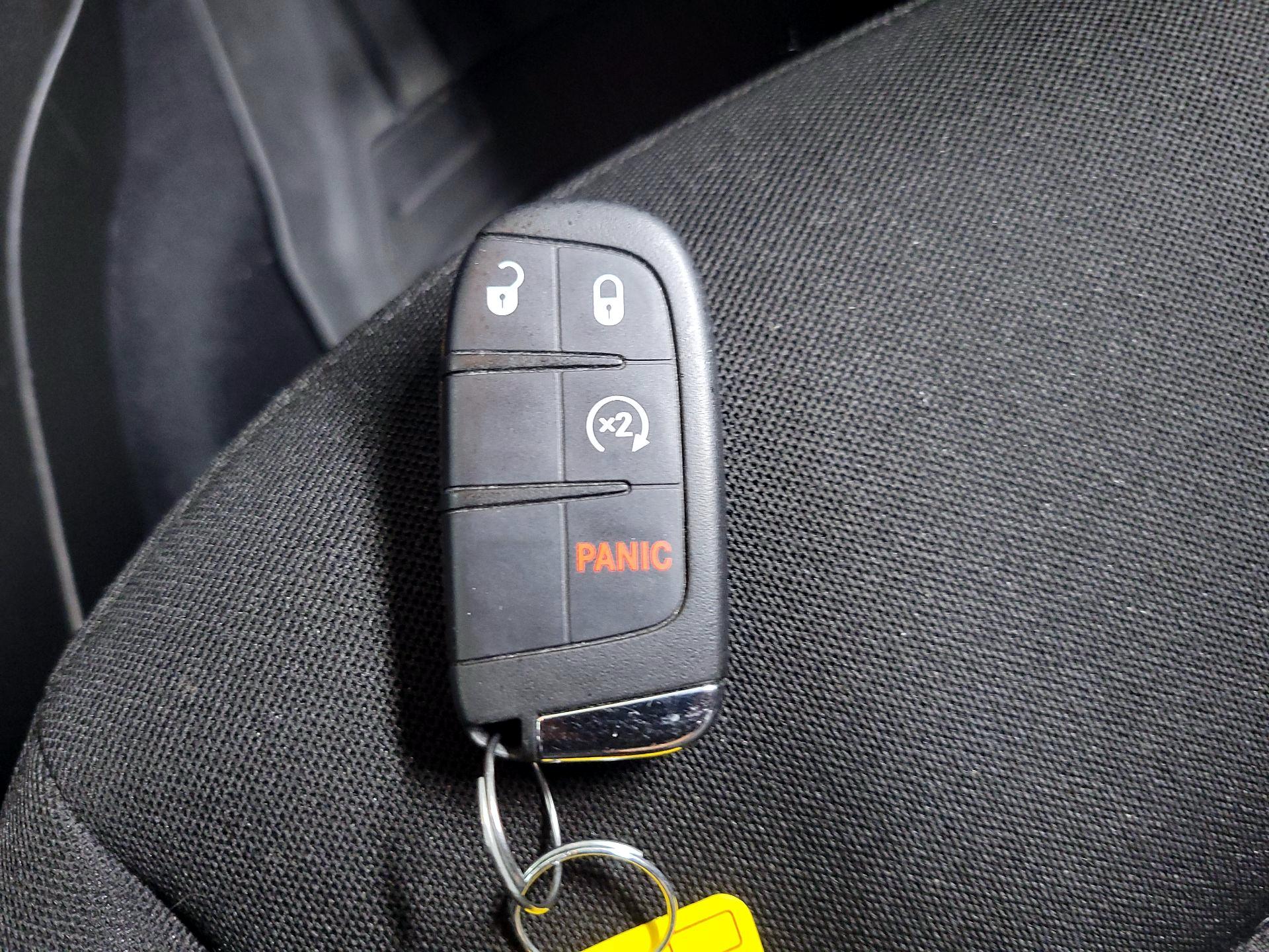 Thumbnail: 2016 Jeep Renegade - 20