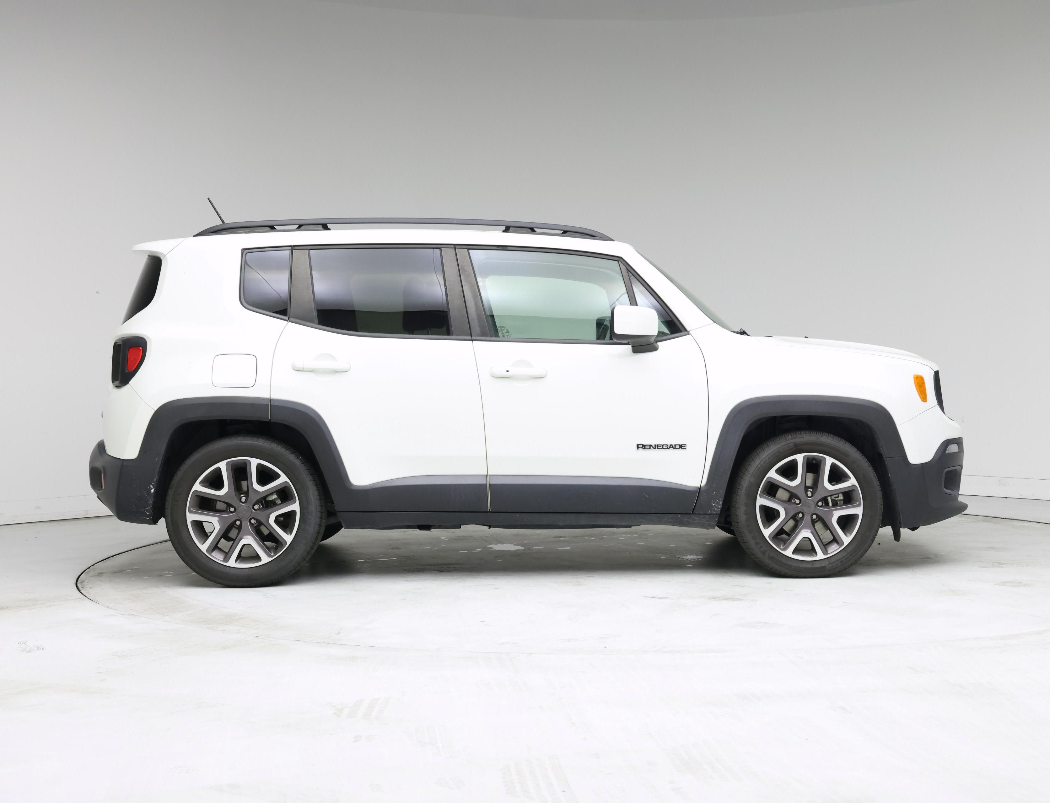 Thumbnail: 2016 Jeep Renegade - 7