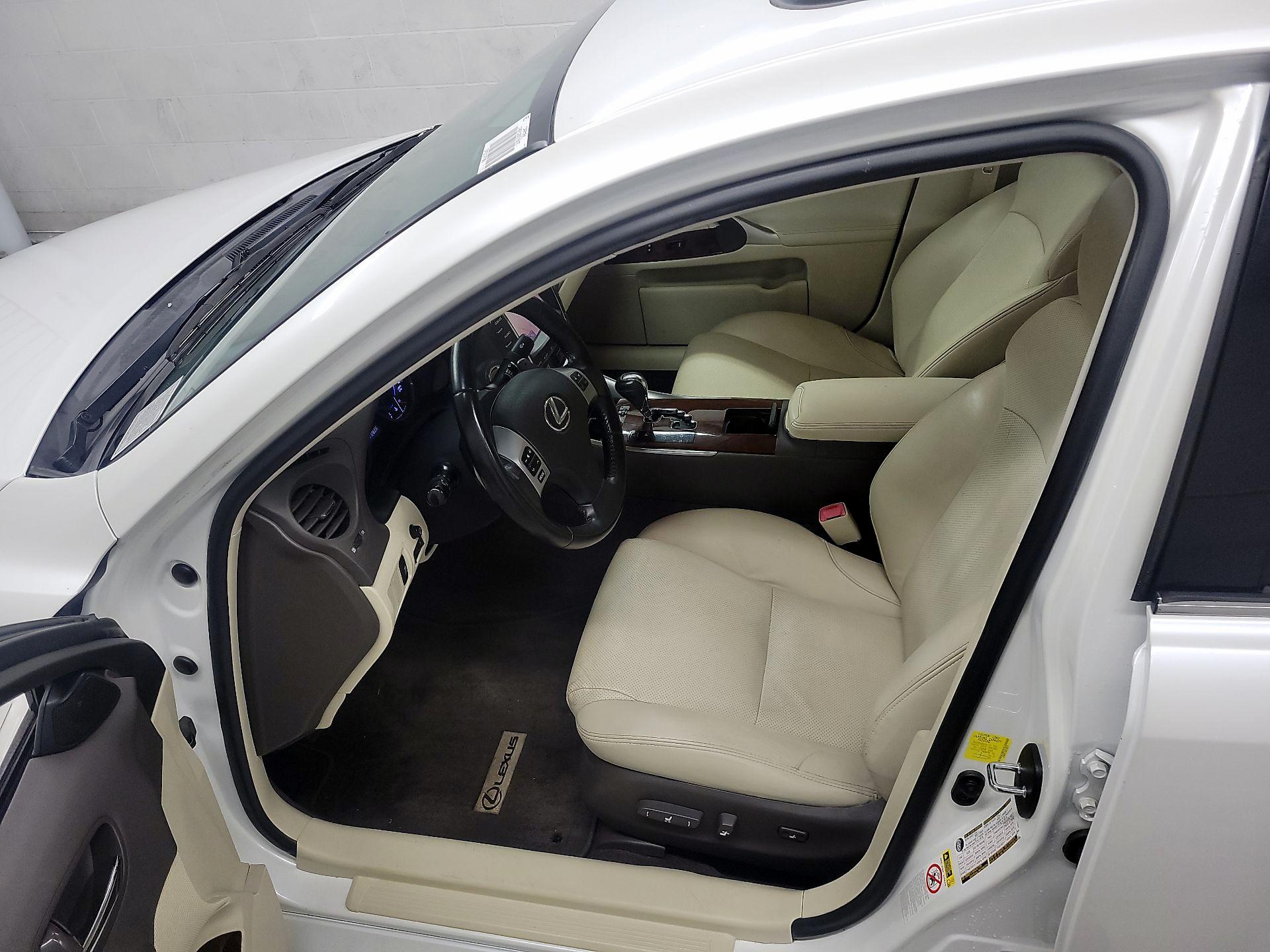 Thumbnail: 2013 Lexus IS - 11