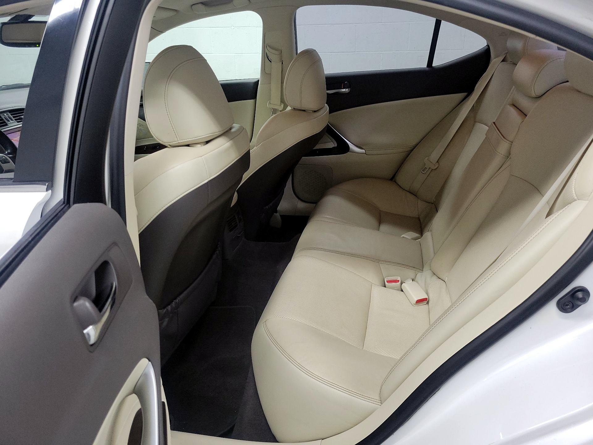 Thumbnail: 2013 Lexus IS - 19