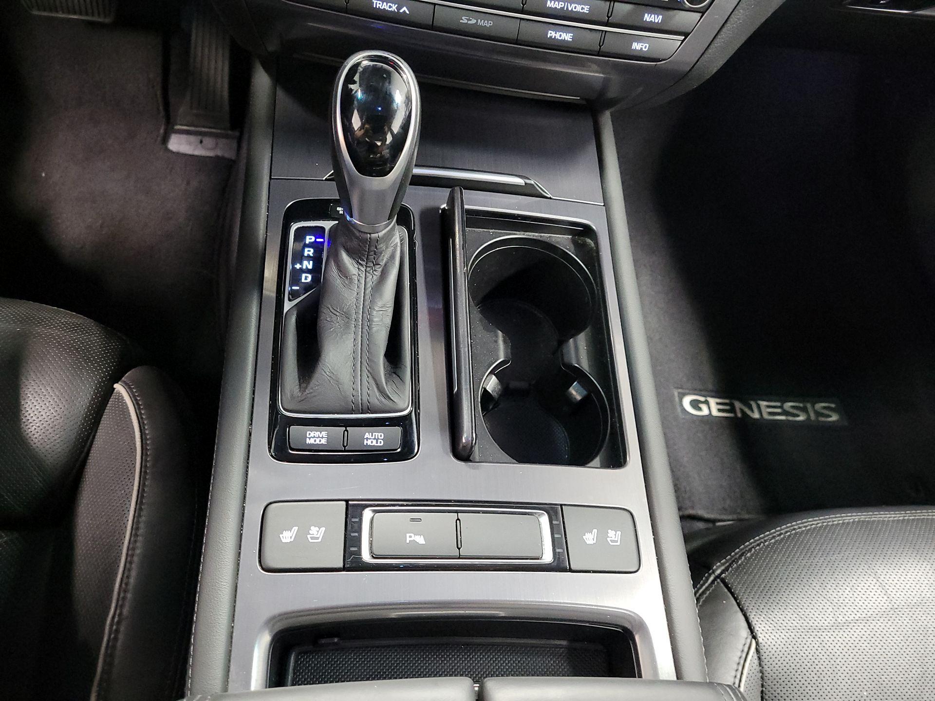 Thumbnail: 2015 Hyundai Genesis - 18