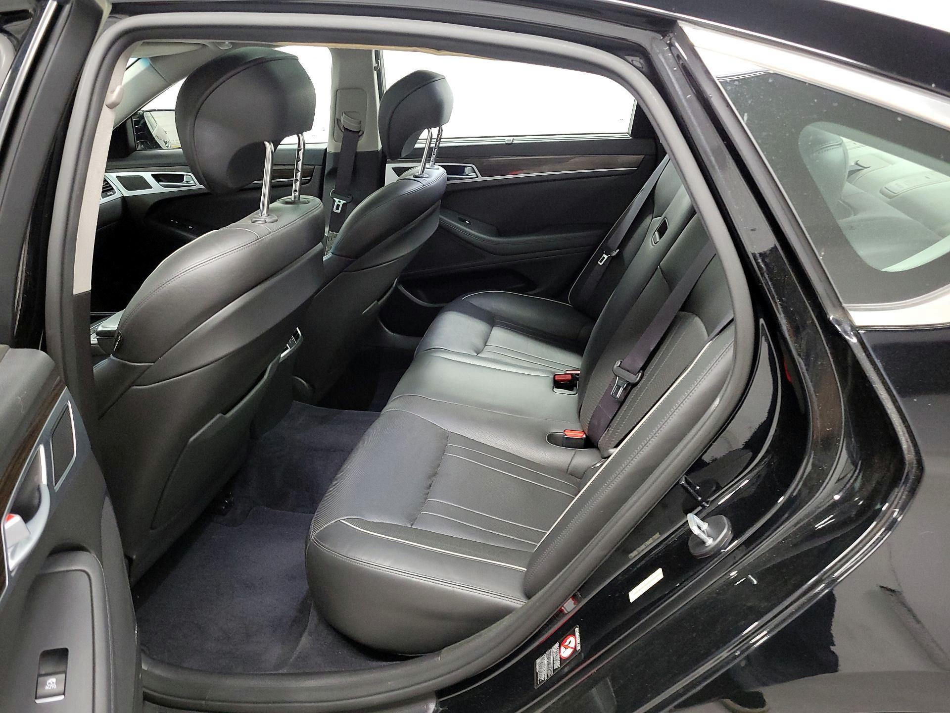 Thumbnail: 2015 Hyundai Genesis - 20