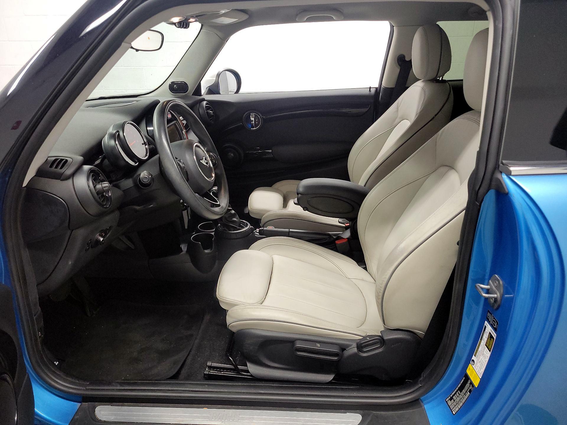 Thumbnail: 2015 MINI Cooper Hardtop - 11