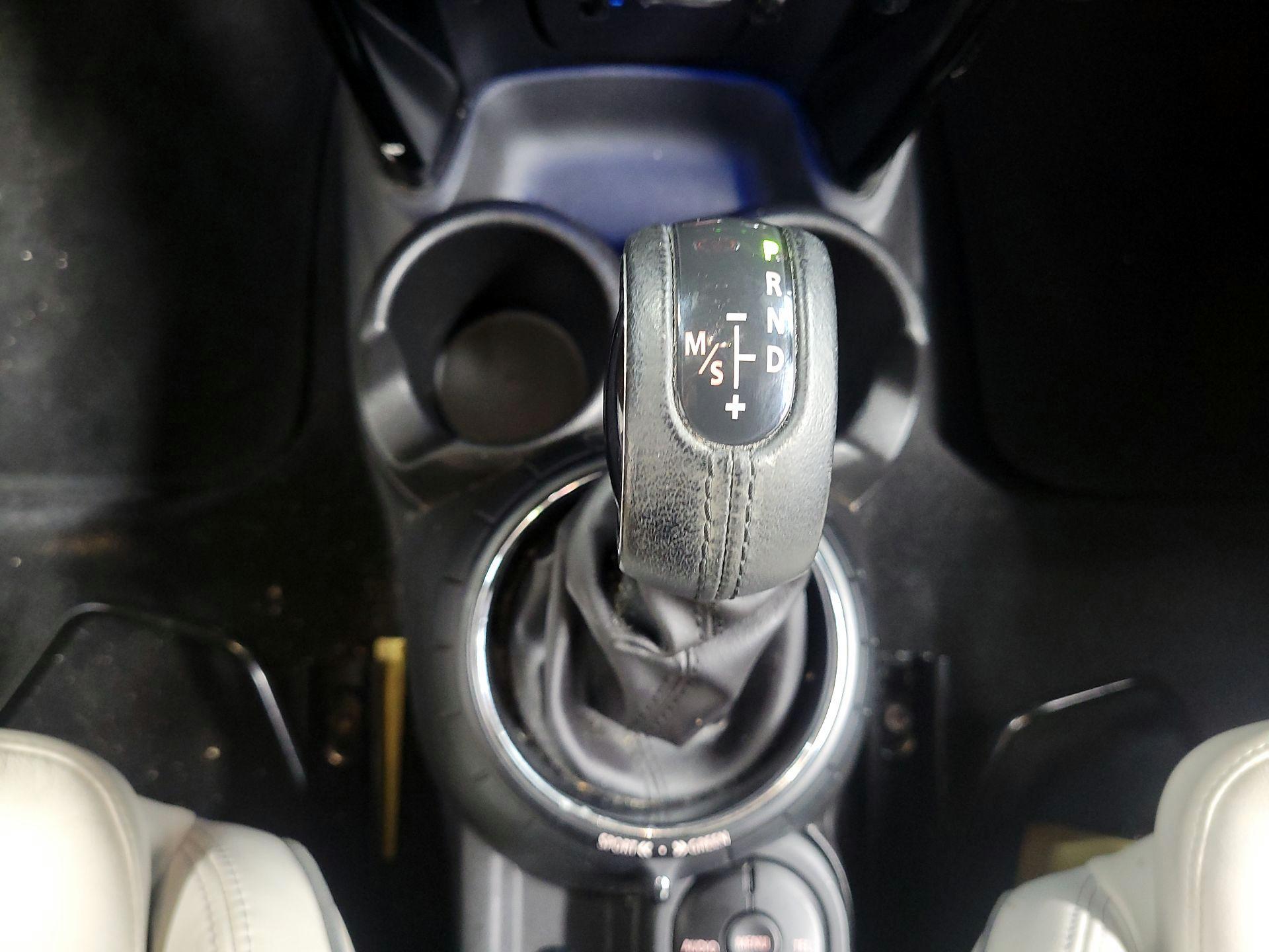 Thumbnail: 2015 MINI Cooper Hardtop - 15