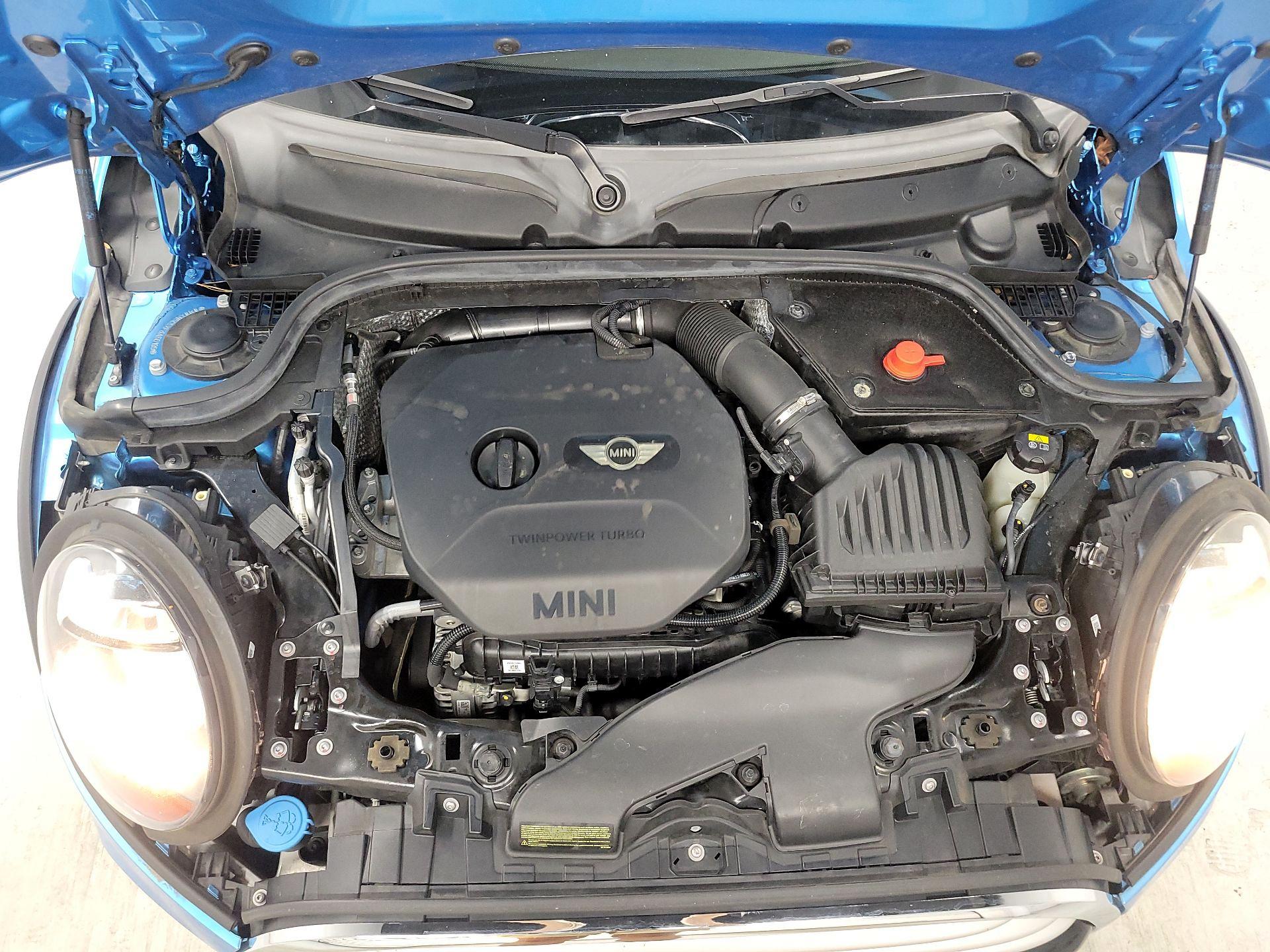 Thumbnail: 2015 MINI Cooper Hardtop - 17