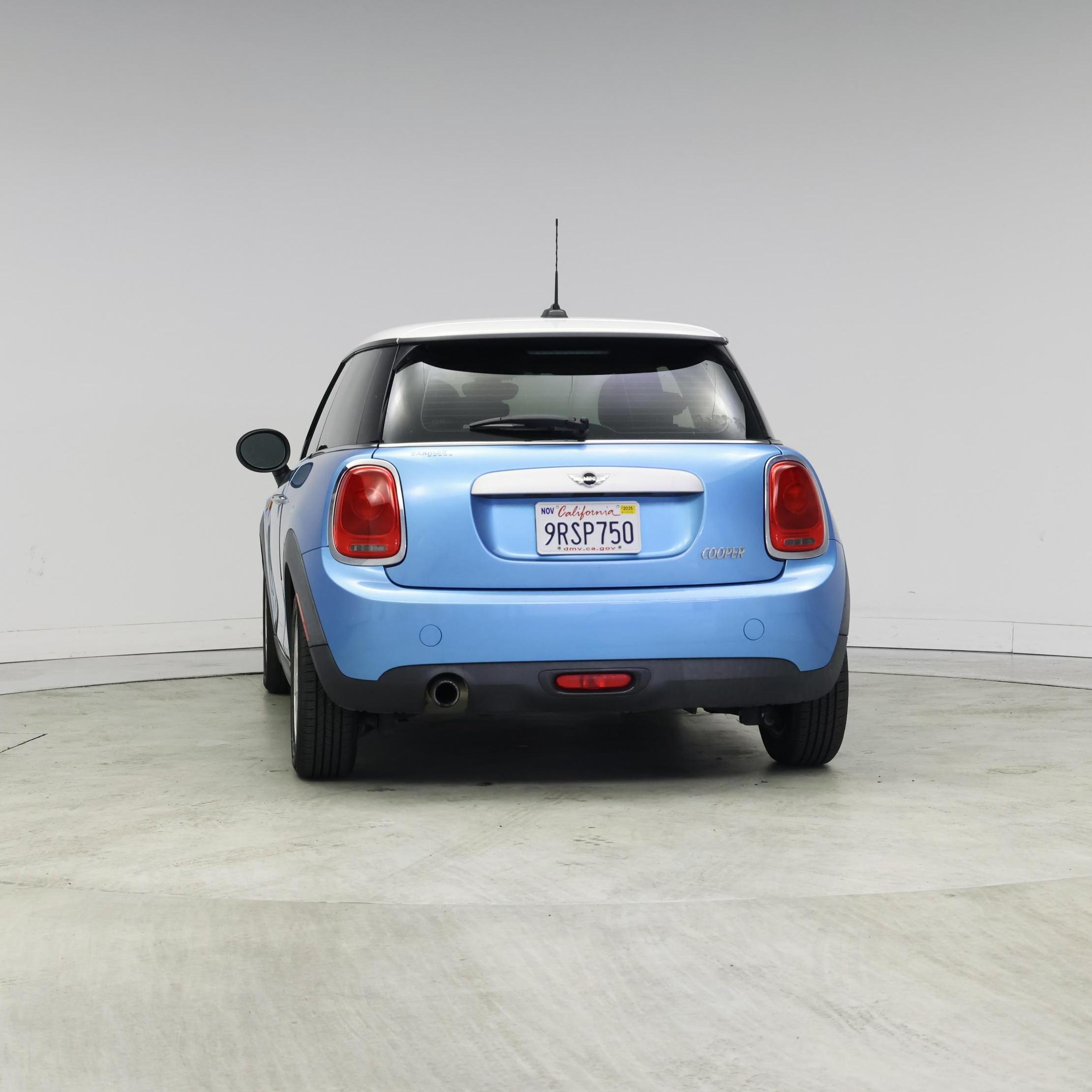 Thumbnail: 2015 MINI Cooper Hardtop - 6