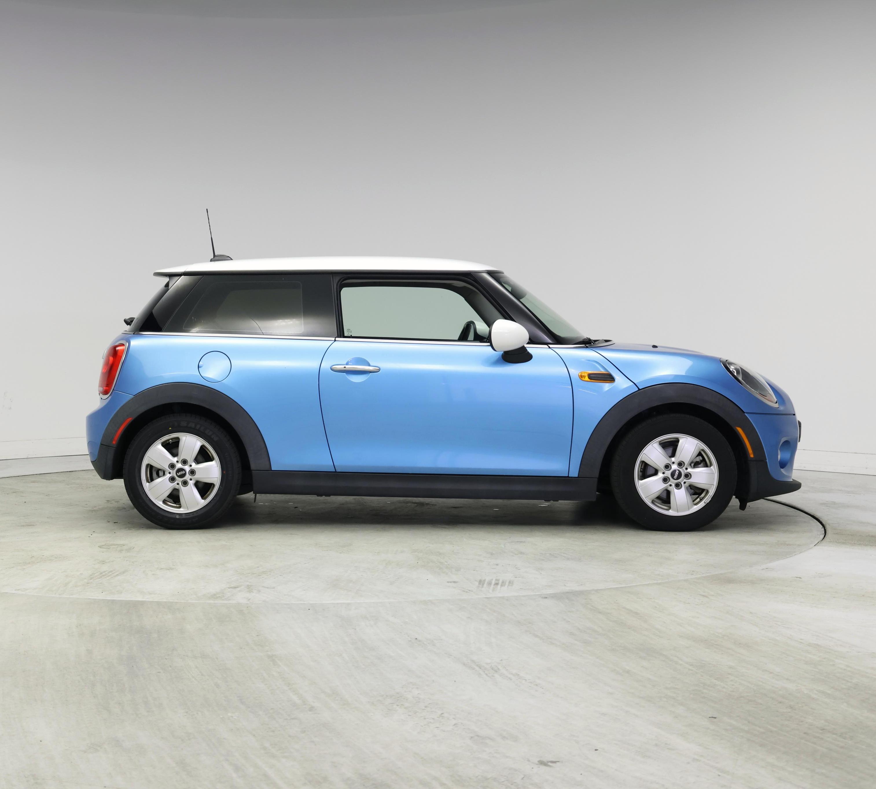 Thumbnail: 2015 MINI Cooper Hardtop - 7