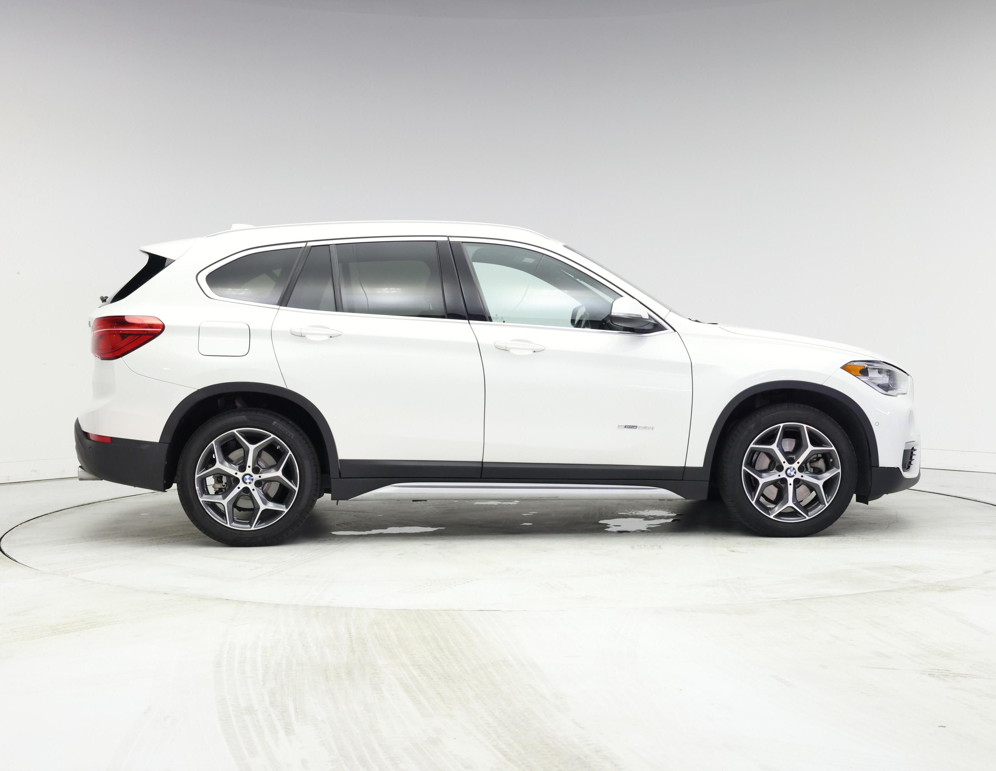 Thumbnail: 2017 BMW X1 - 7