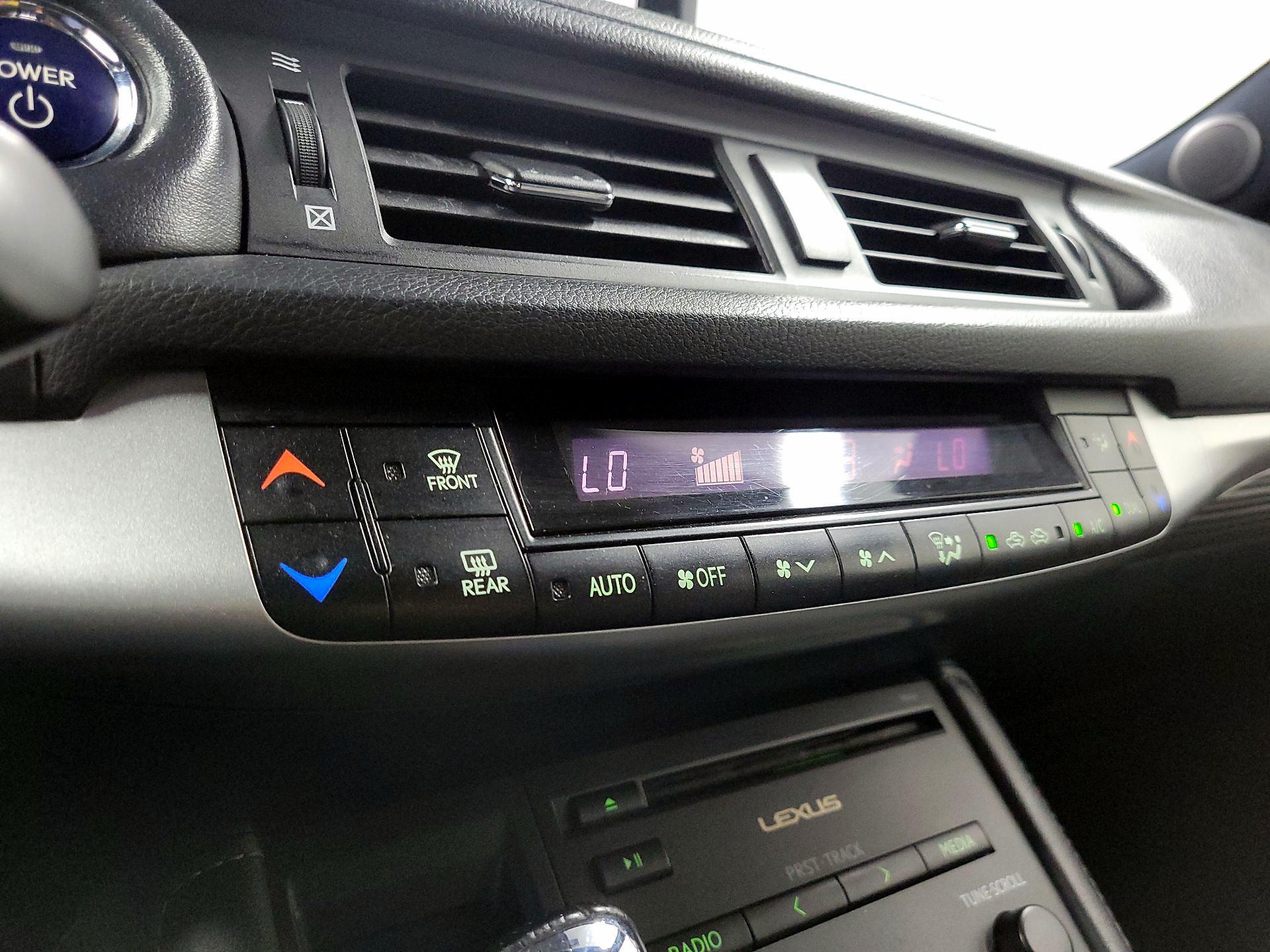 Thumbnail: 2013 Lexus CT - 16