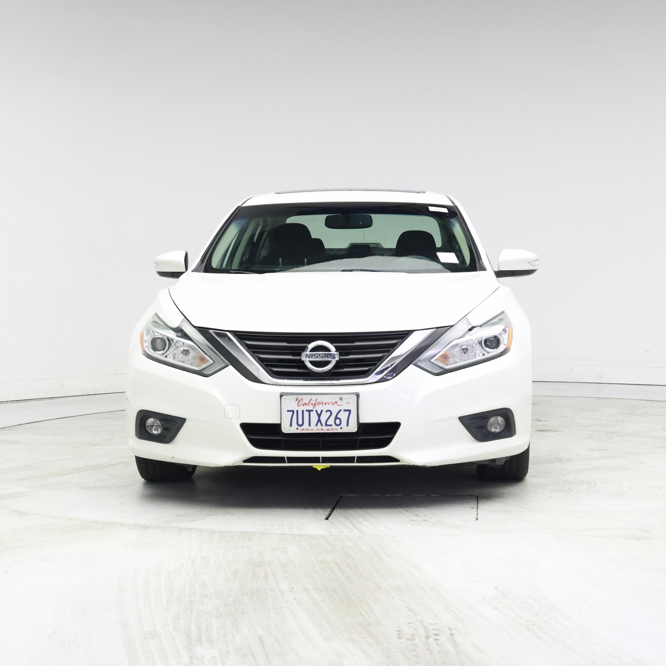 Thumbnail: 2017 Nissan Altima - 5