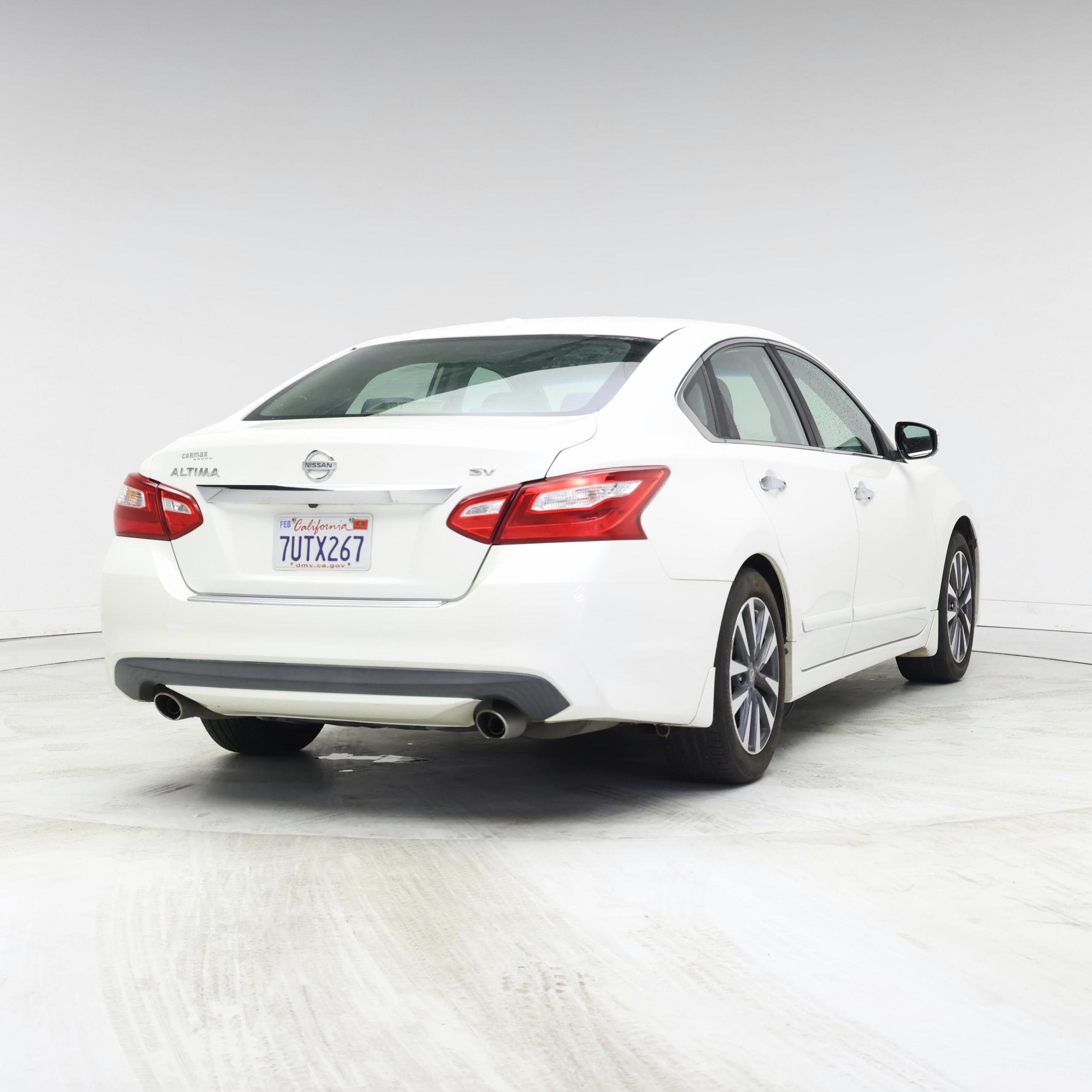 Thumbnail: 2017 Nissan Altima - 8