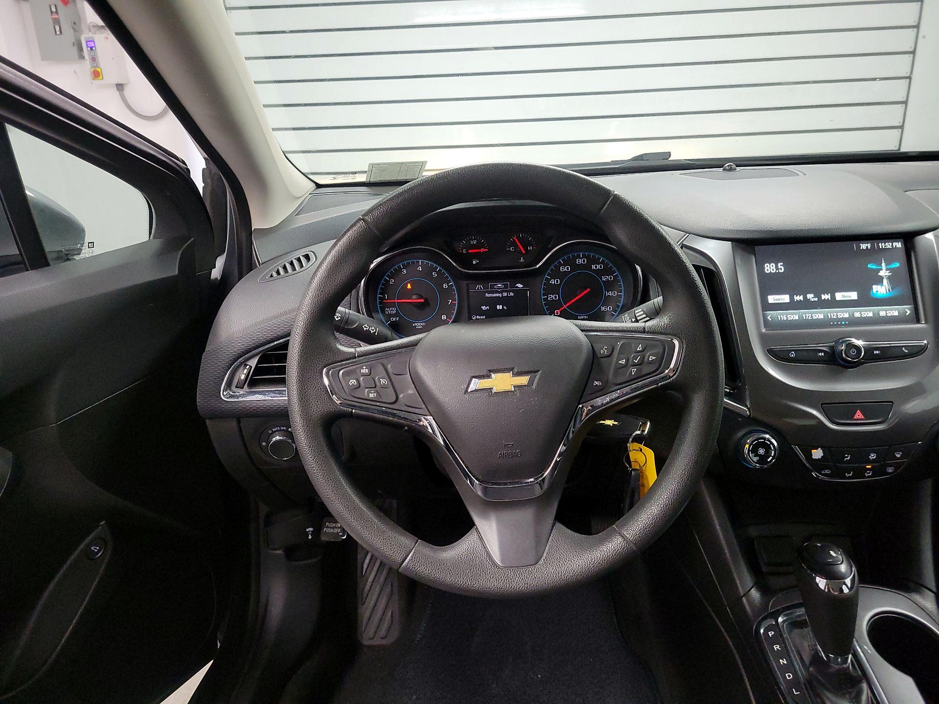 Thumbnail: 2018 Chevrolet Cruze - 10