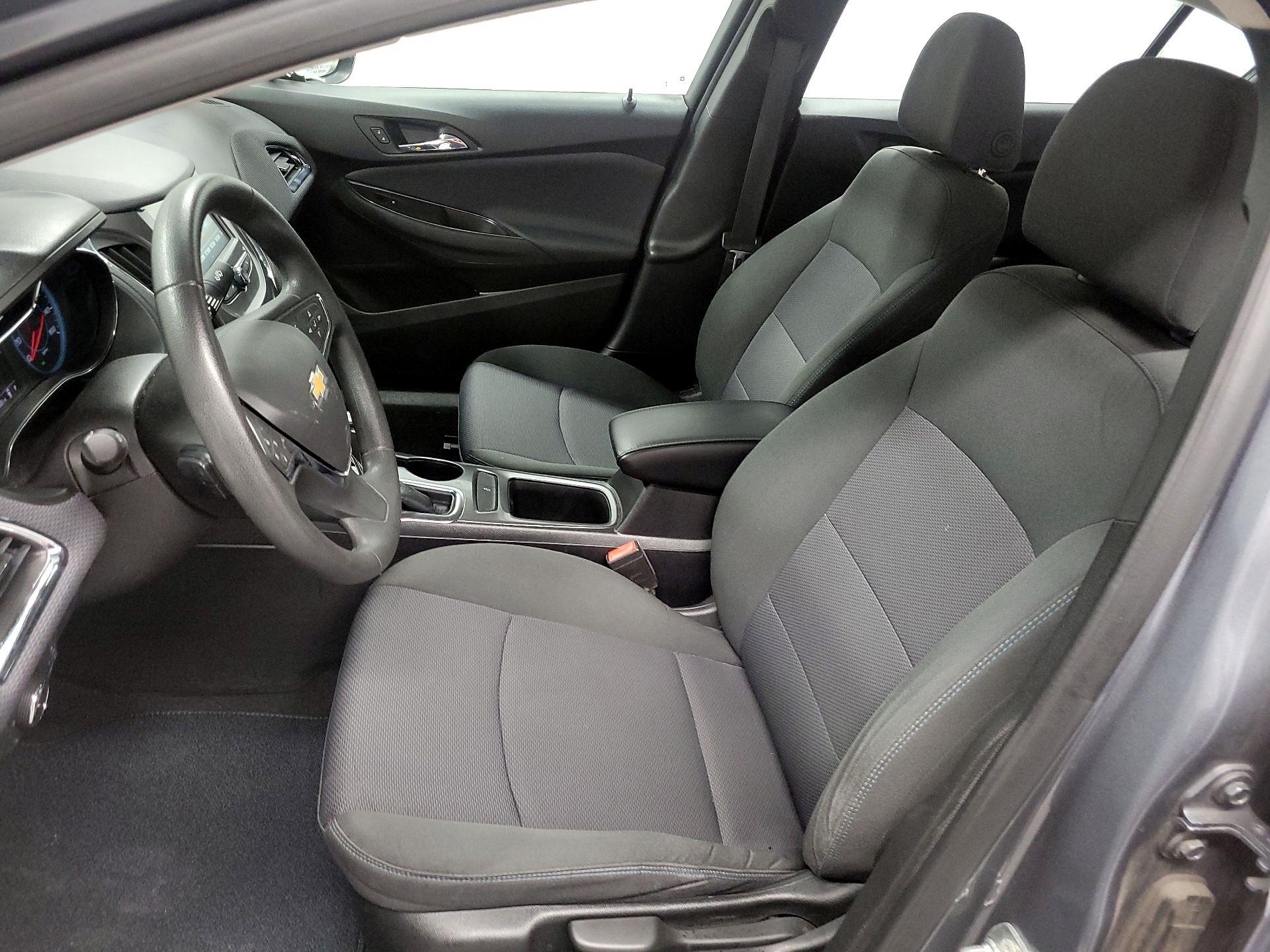 Thumbnail: 2018 Chevrolet Cruze - 11