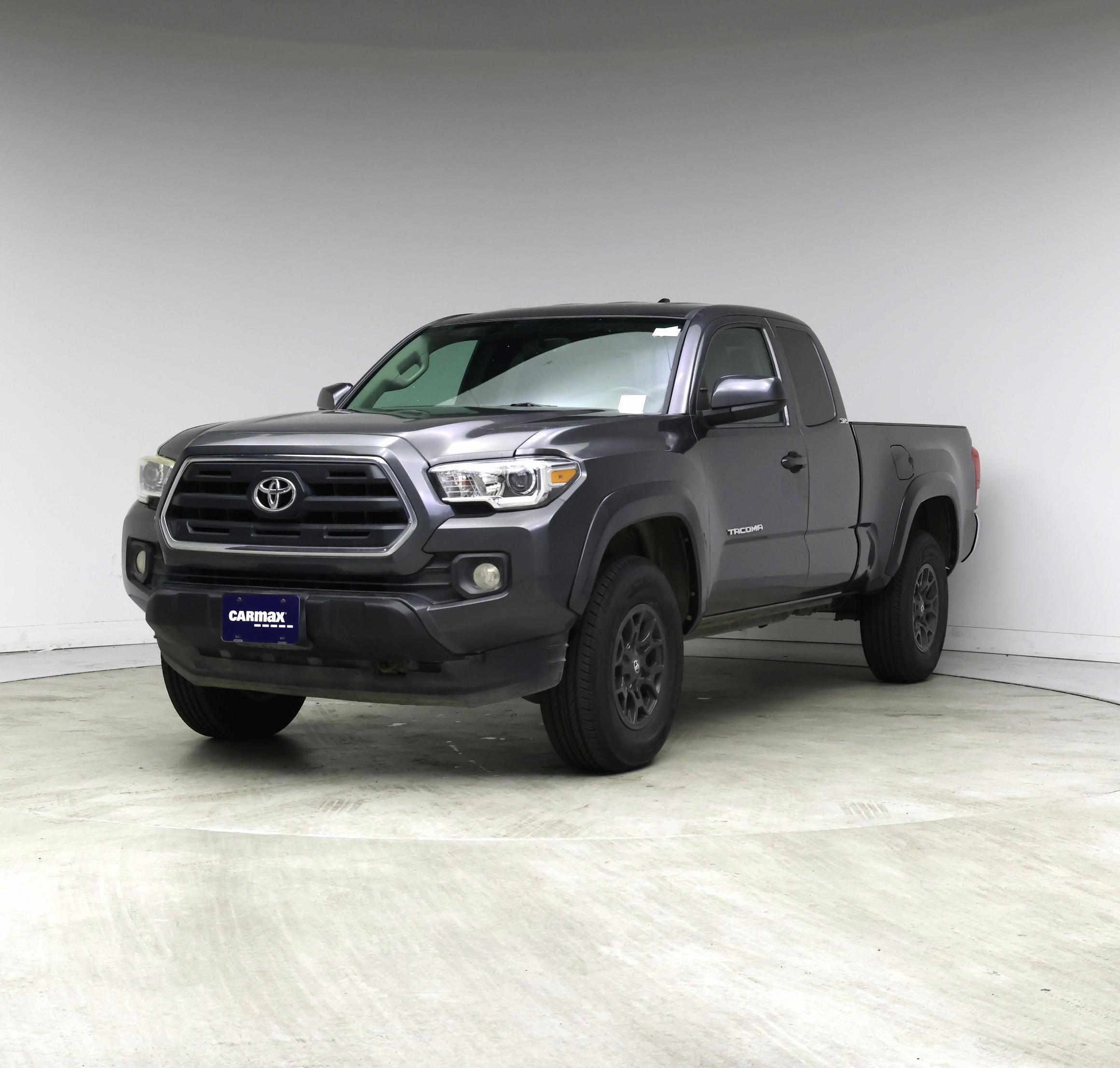Thumbnail: 2017 Toyota Tacoma - 4
