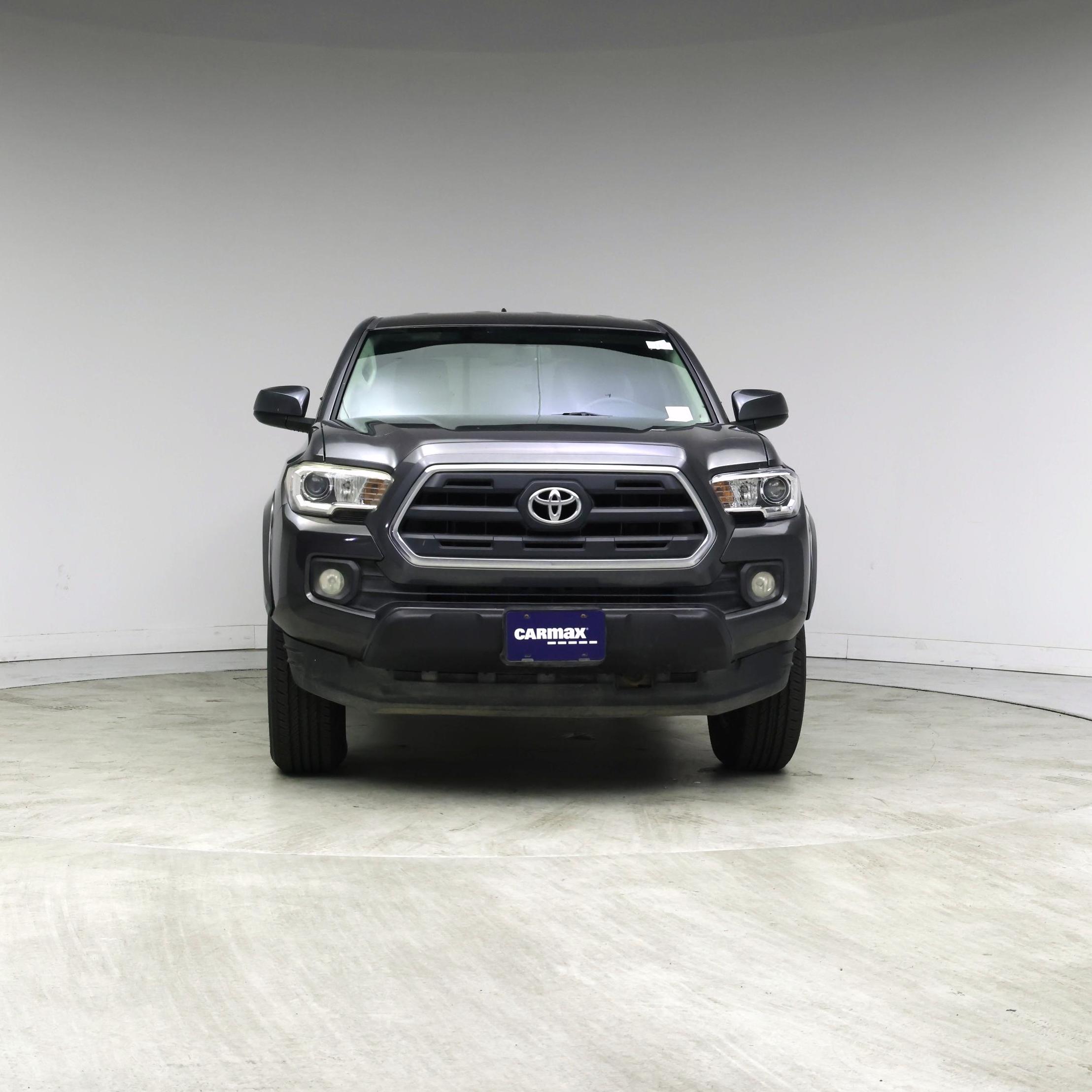 Thumbnail: 2017 Toyota Tacoma - 5