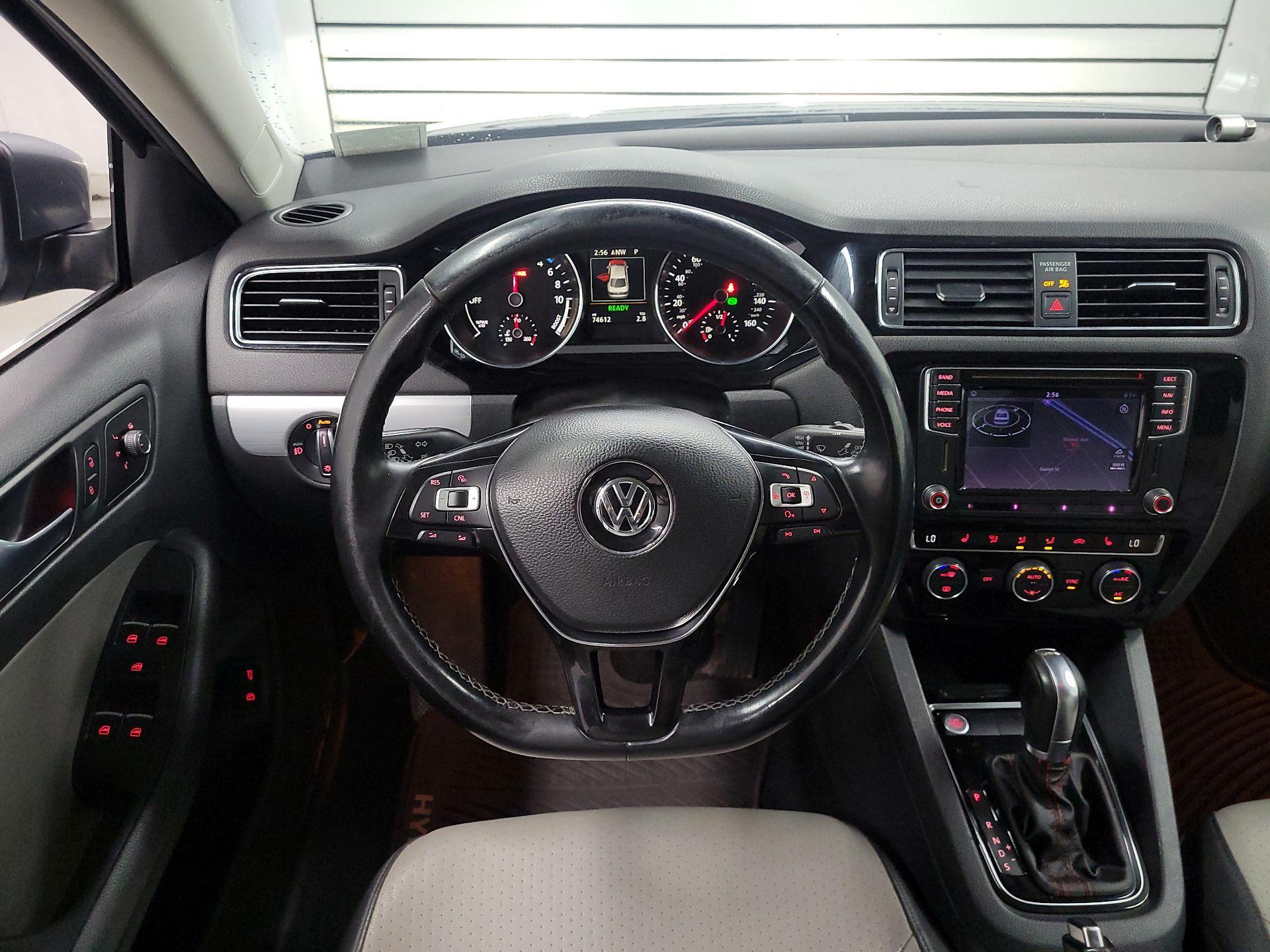 Thumbnail: 2016 Volkswagen Jetta - 10