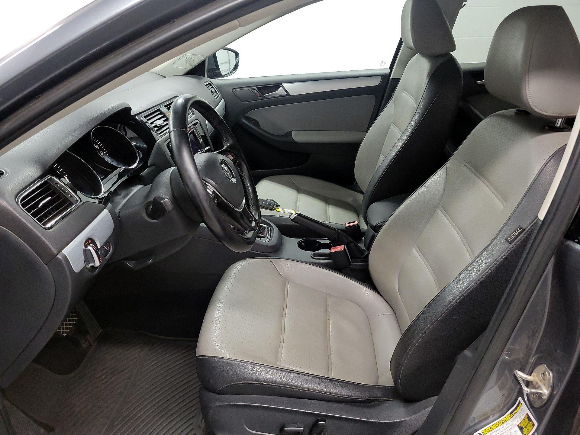 Thumbnail: 2016 Volkswagen Jetta - 11