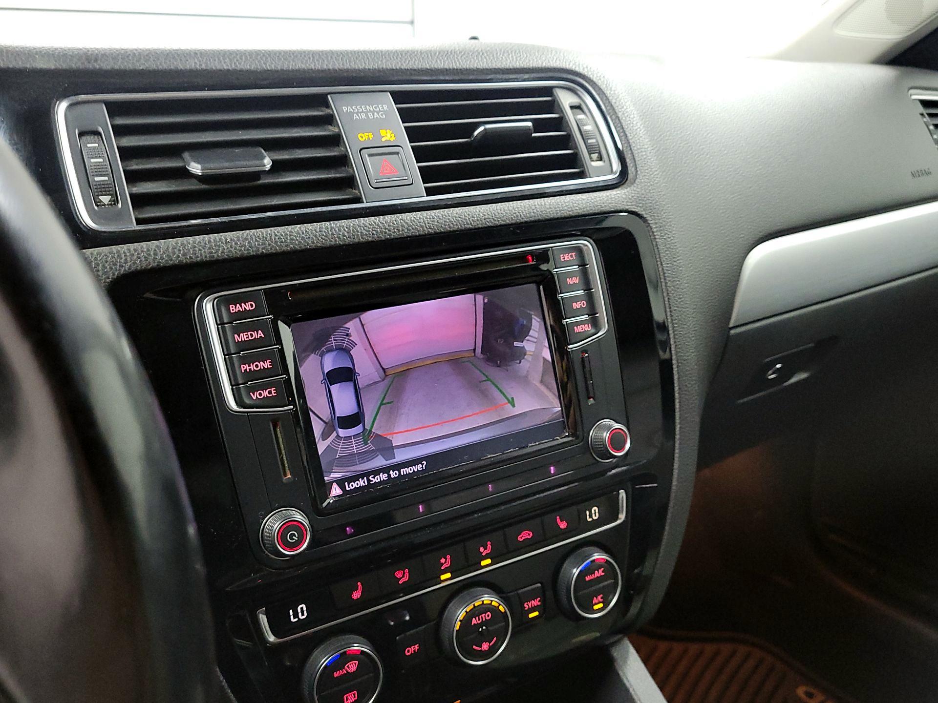 Thumbnail: 2016 Volkswagen Jetta - 14