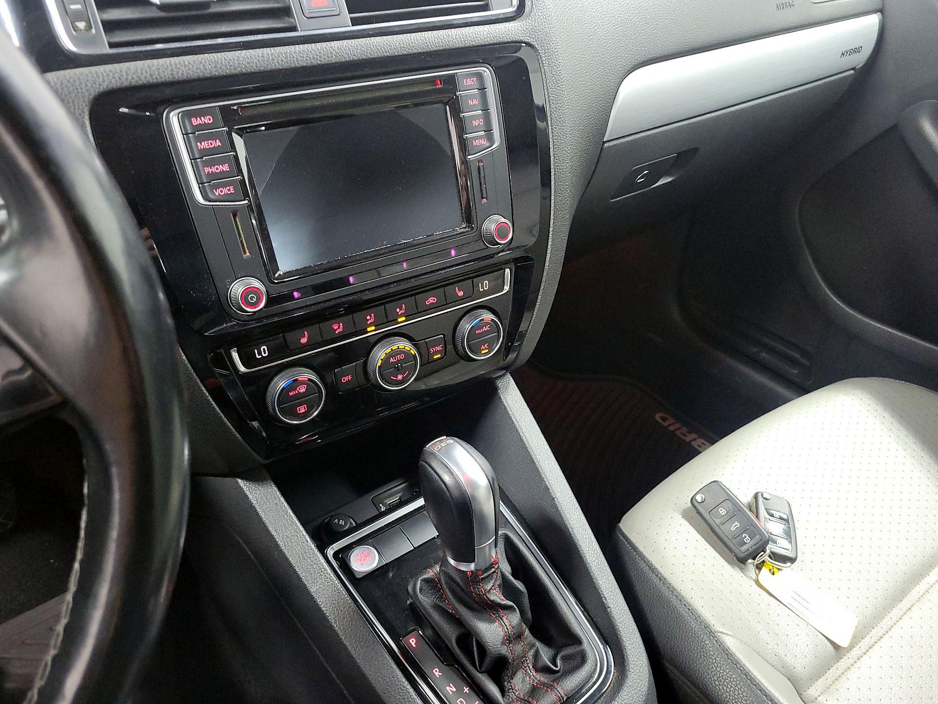 Thumbnail: 2016 Volkswagen Jetta - 16