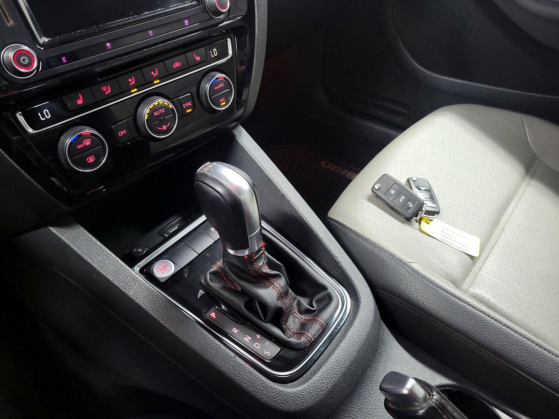 Thumbnail: 2016 Volkswagen Jetta - 17
