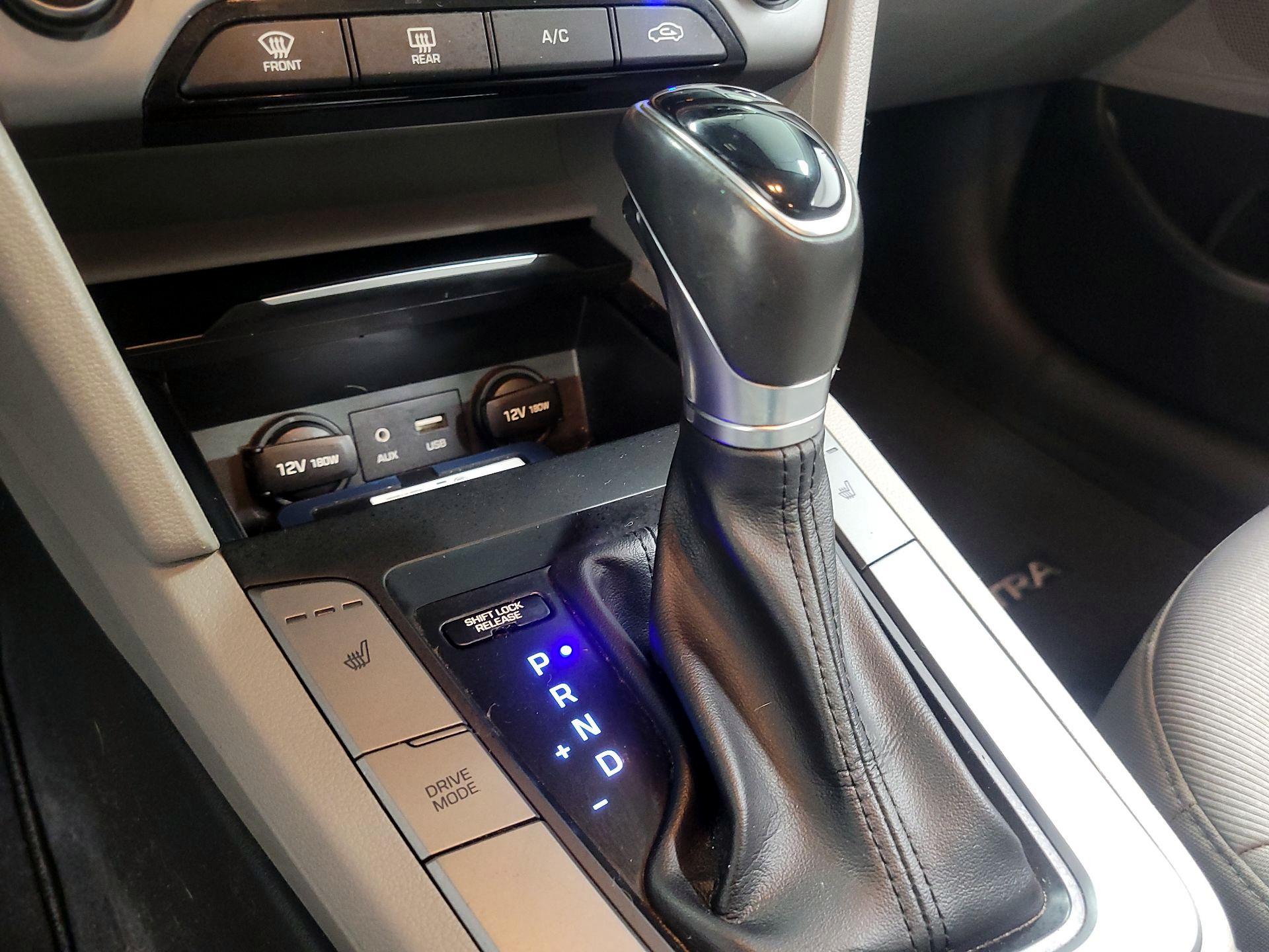 Thumbnail: 2018 Hyundai Elantra - 16