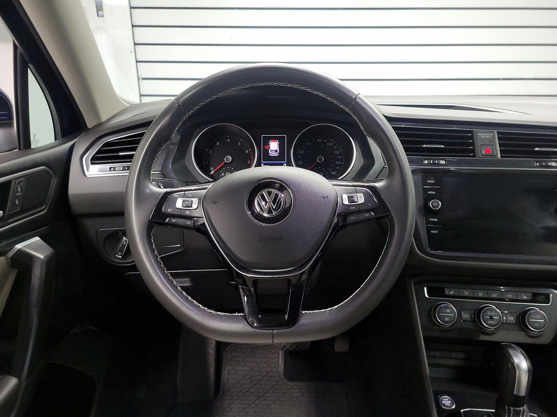 Thumbnail: 2021 Volkswagen Tiguan - 10