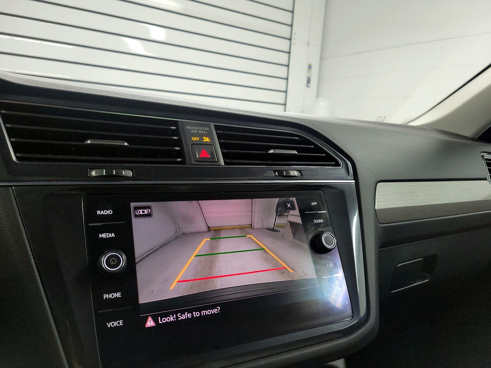 Thumbnail: 2021 Volkswagen Tiguan - 14