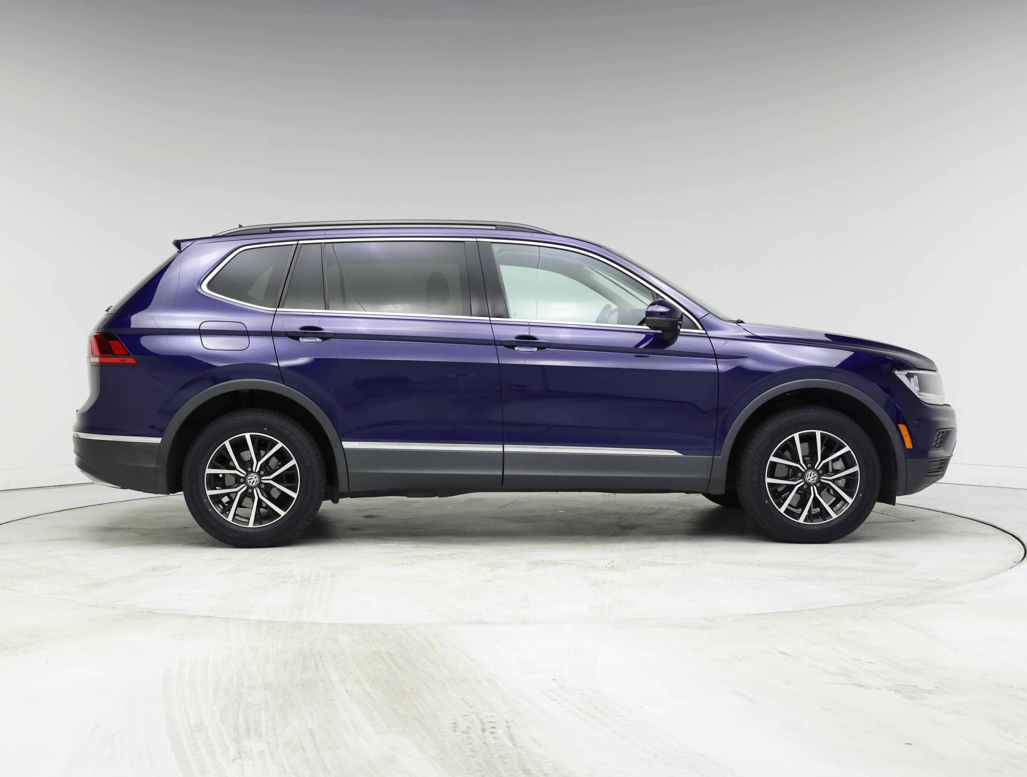 Thumbnail: 2021 Volkswagen Tiguan - 7