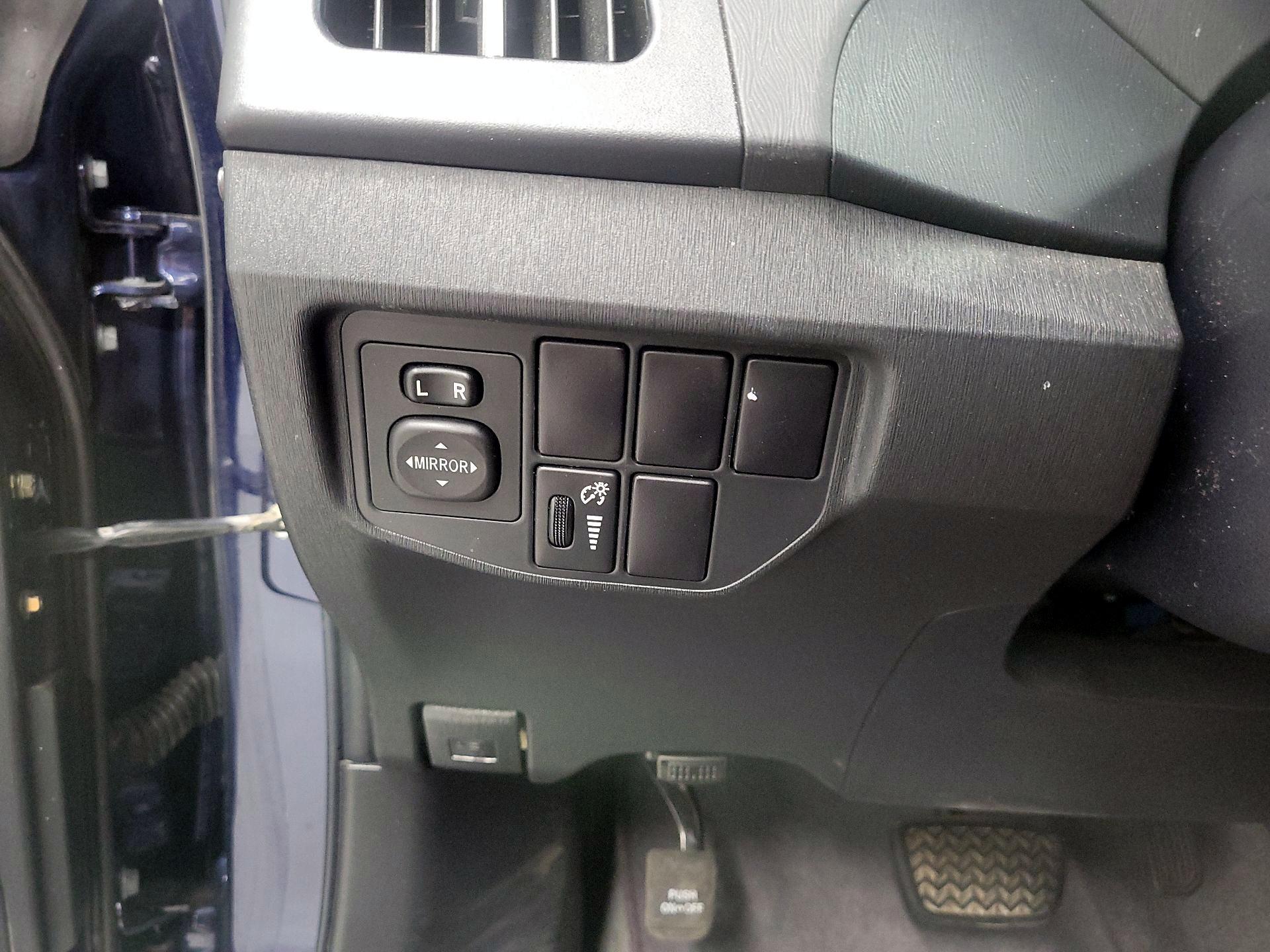 Thumbnail: 2014 Toyota Prius - 13