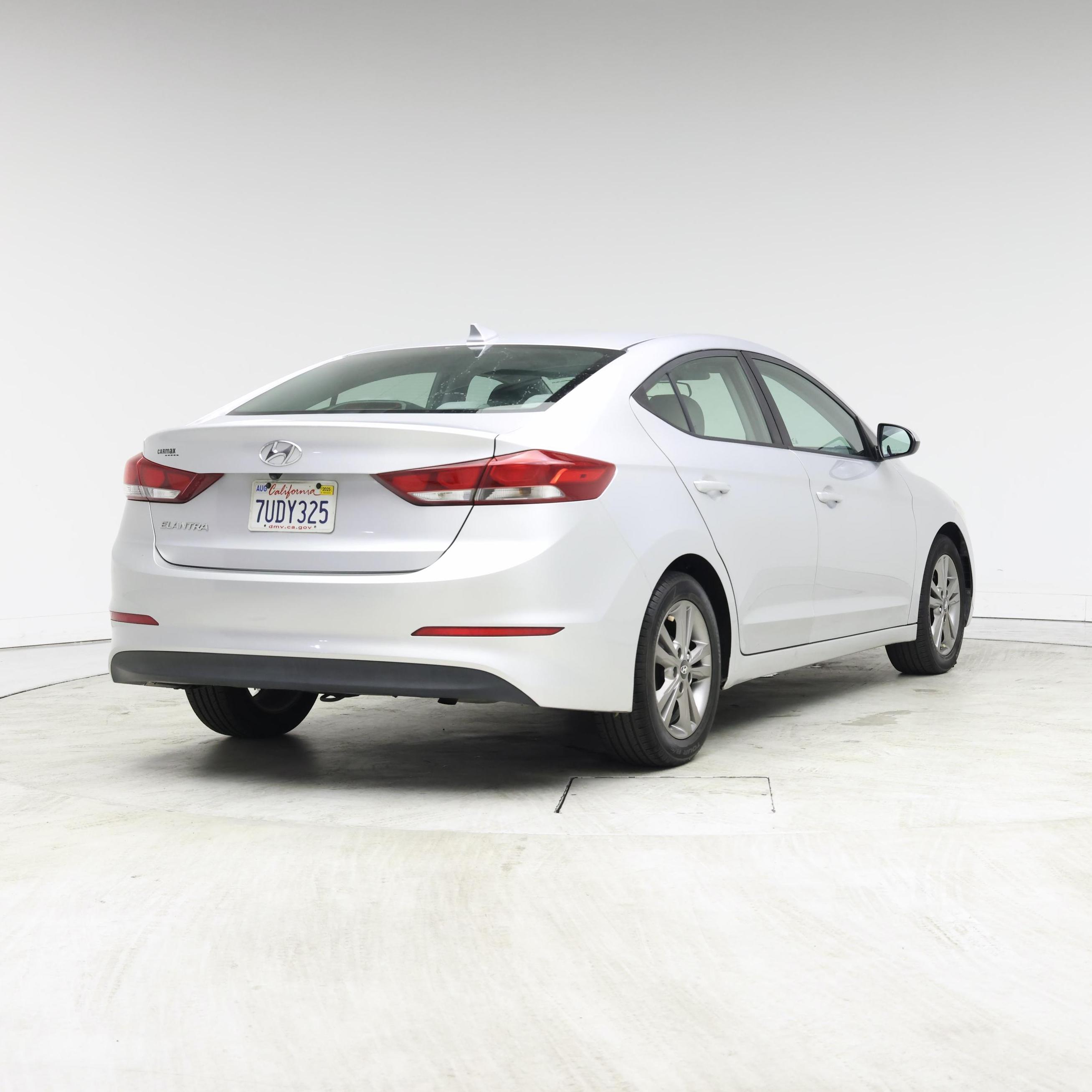 Thumbnail: 2017 Hyundai Elantra - 8