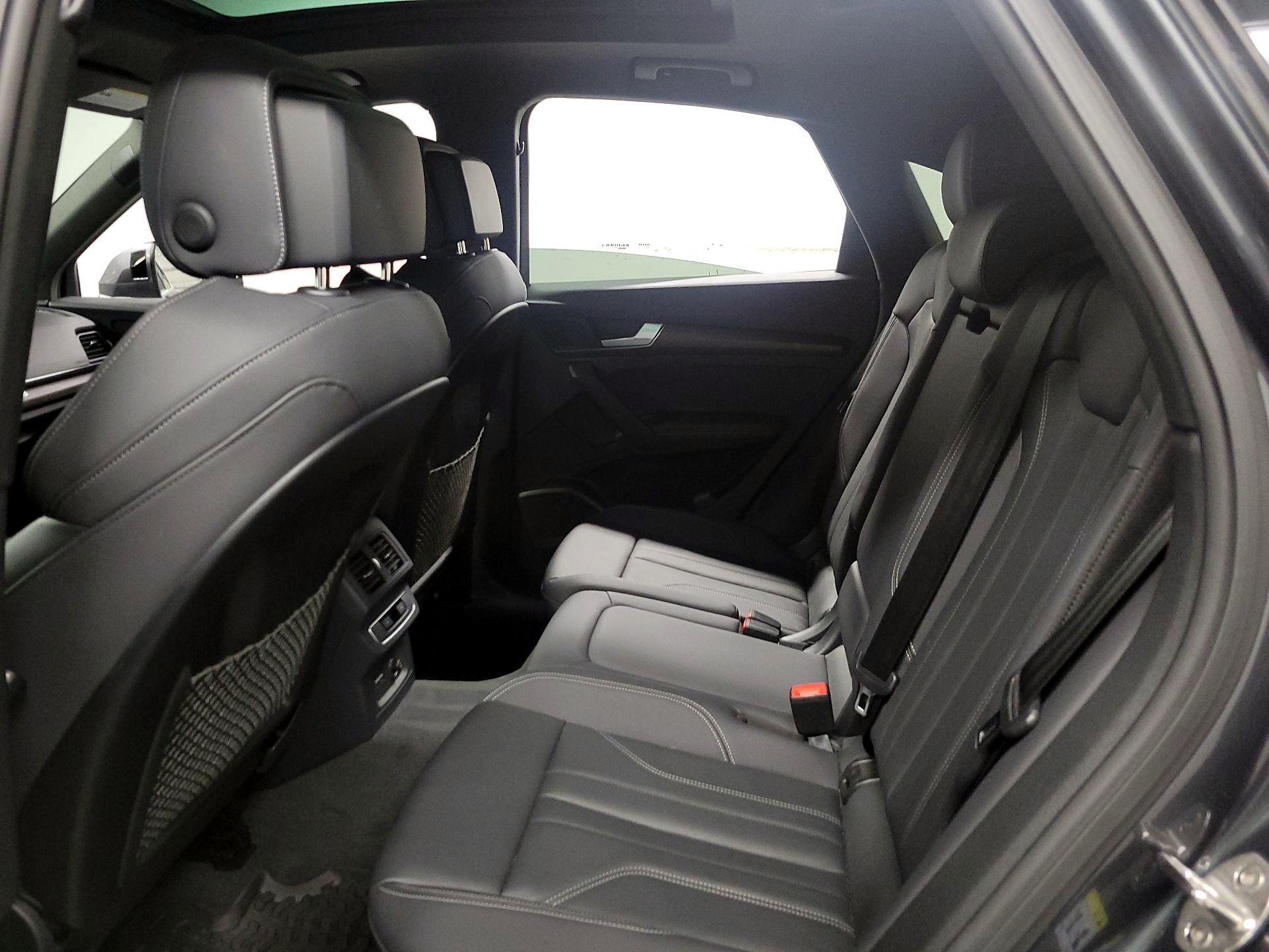 Thumbnail: 2022 Audi Q5 - 19
