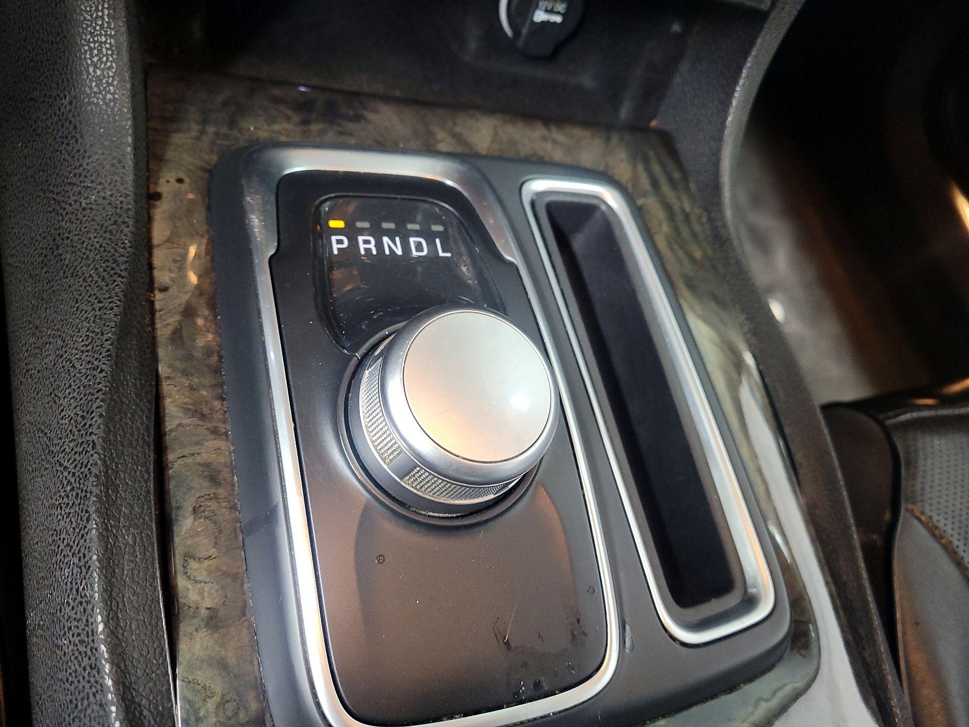 Thumbnail: 2015 Chrysler 300 - 16