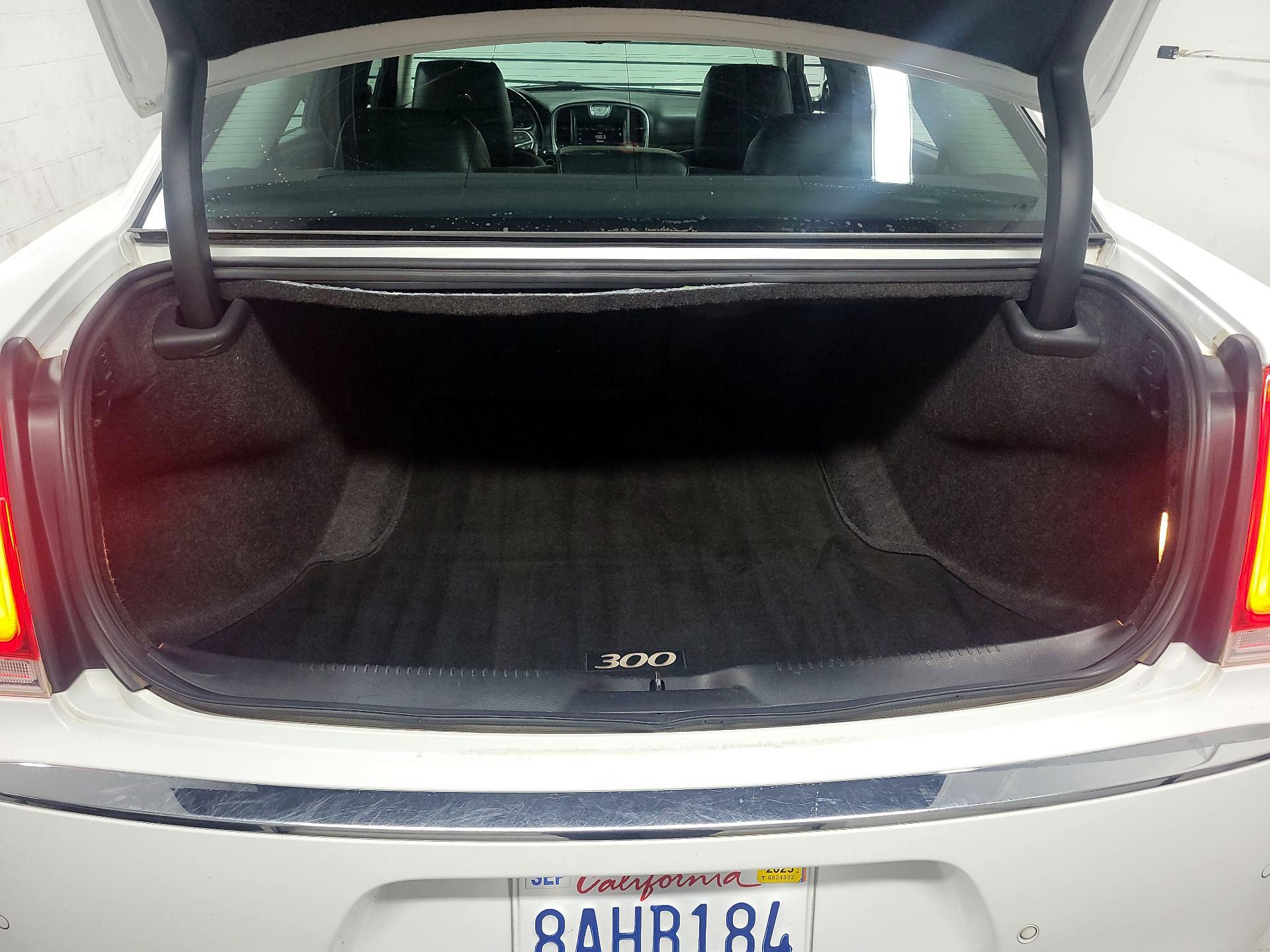 Thumbnail: 2015 Chrysler 300 - 18