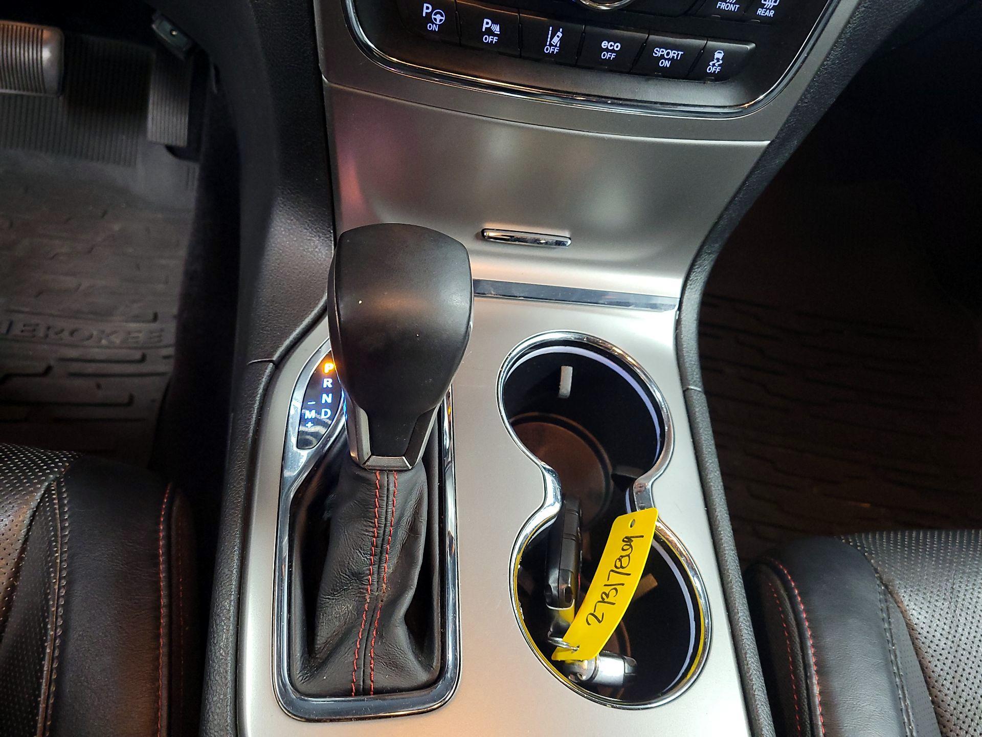 Thumbnail: 2017 Jeep Grand Cherokee - 17